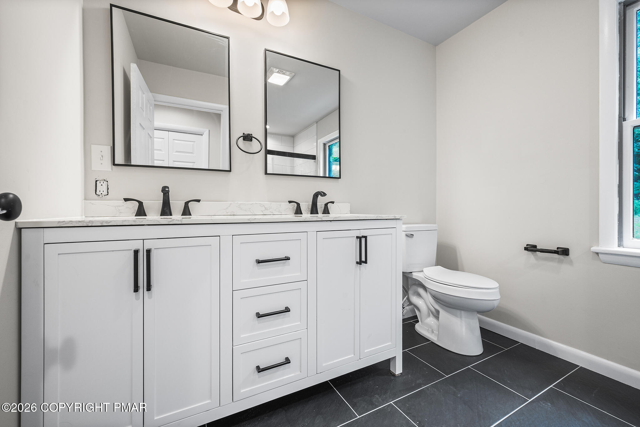 111 E Island Lane Property Photo 24
