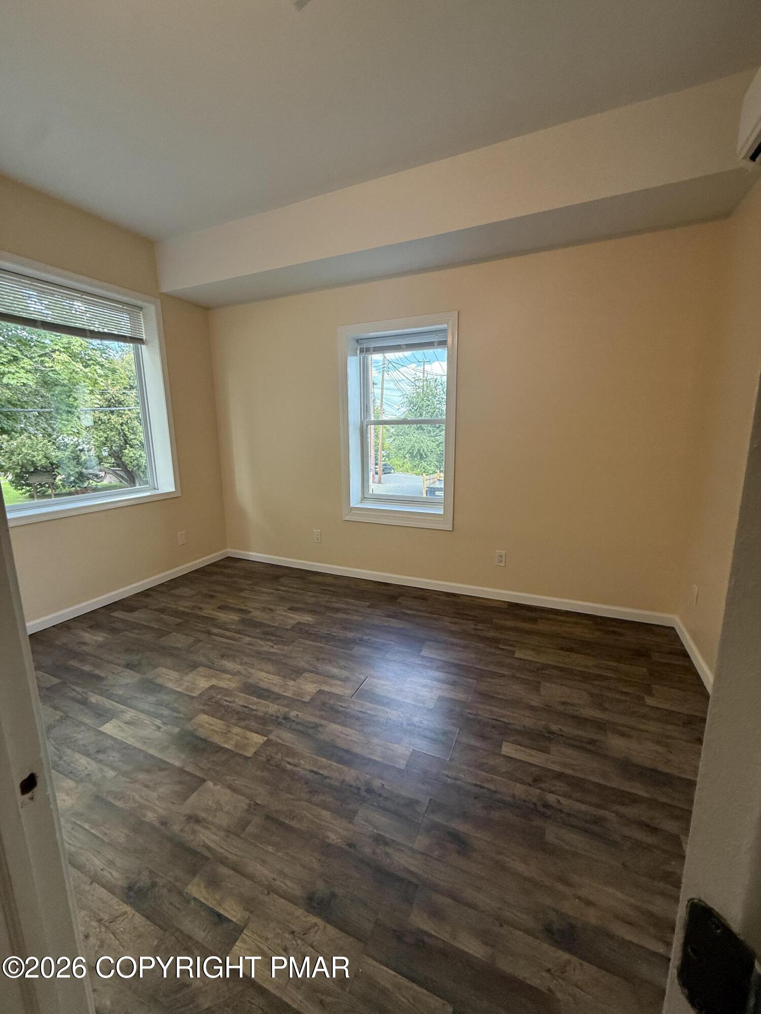 554 Main Street 3 Property Photo 6