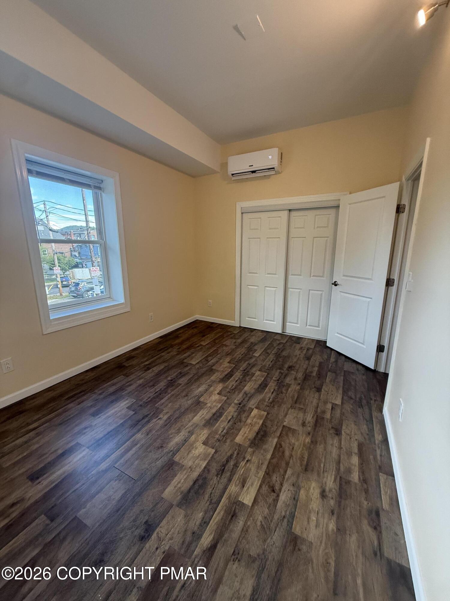554 Main Street 3 Property Photo 7