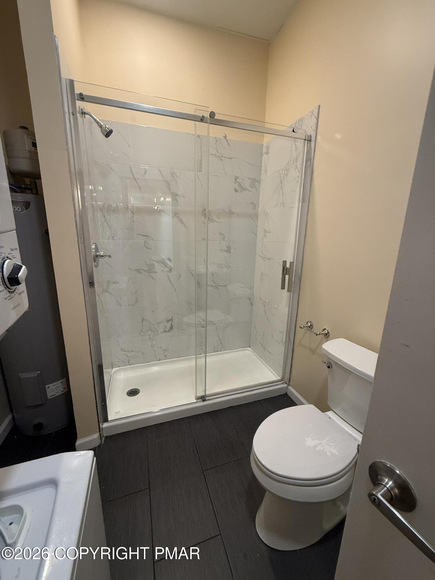 554 Main Street 3 Property Photo 8