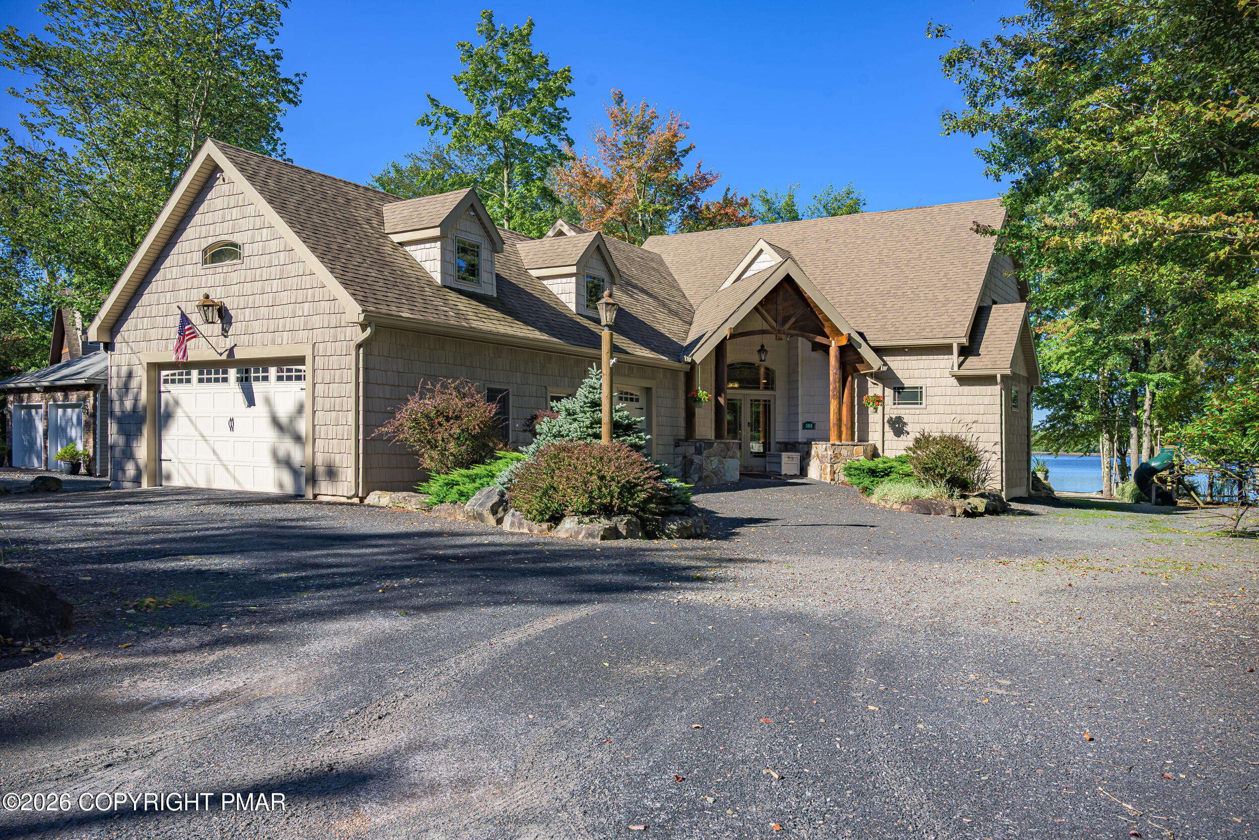 388 N Arrow Drive Property Photo 6
