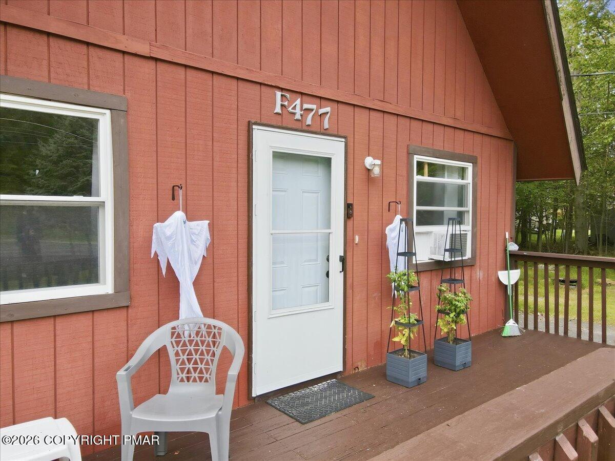 593 Country Place Drive Property Photo 6