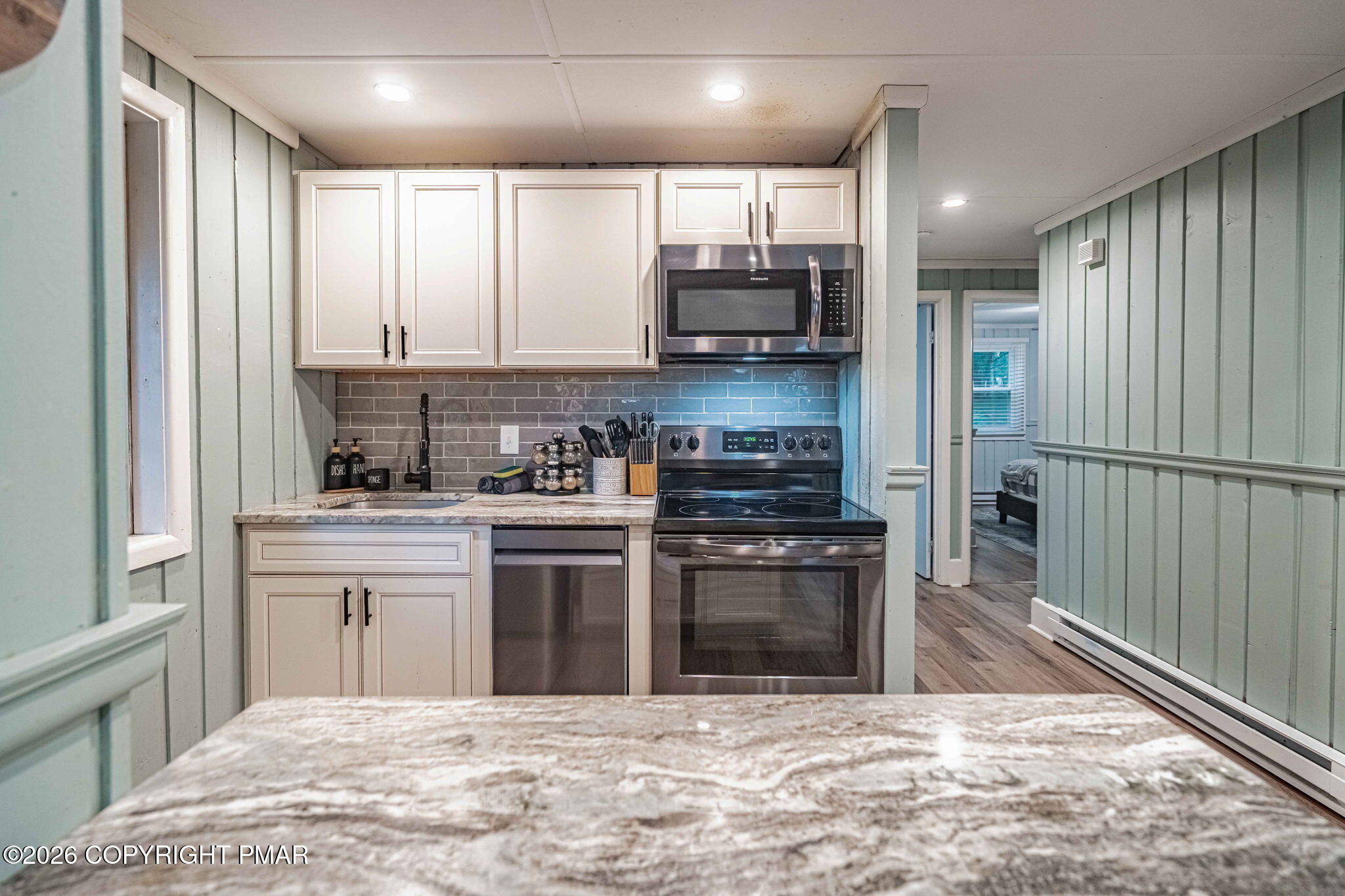 281 N Shore Drive Property Photo 21