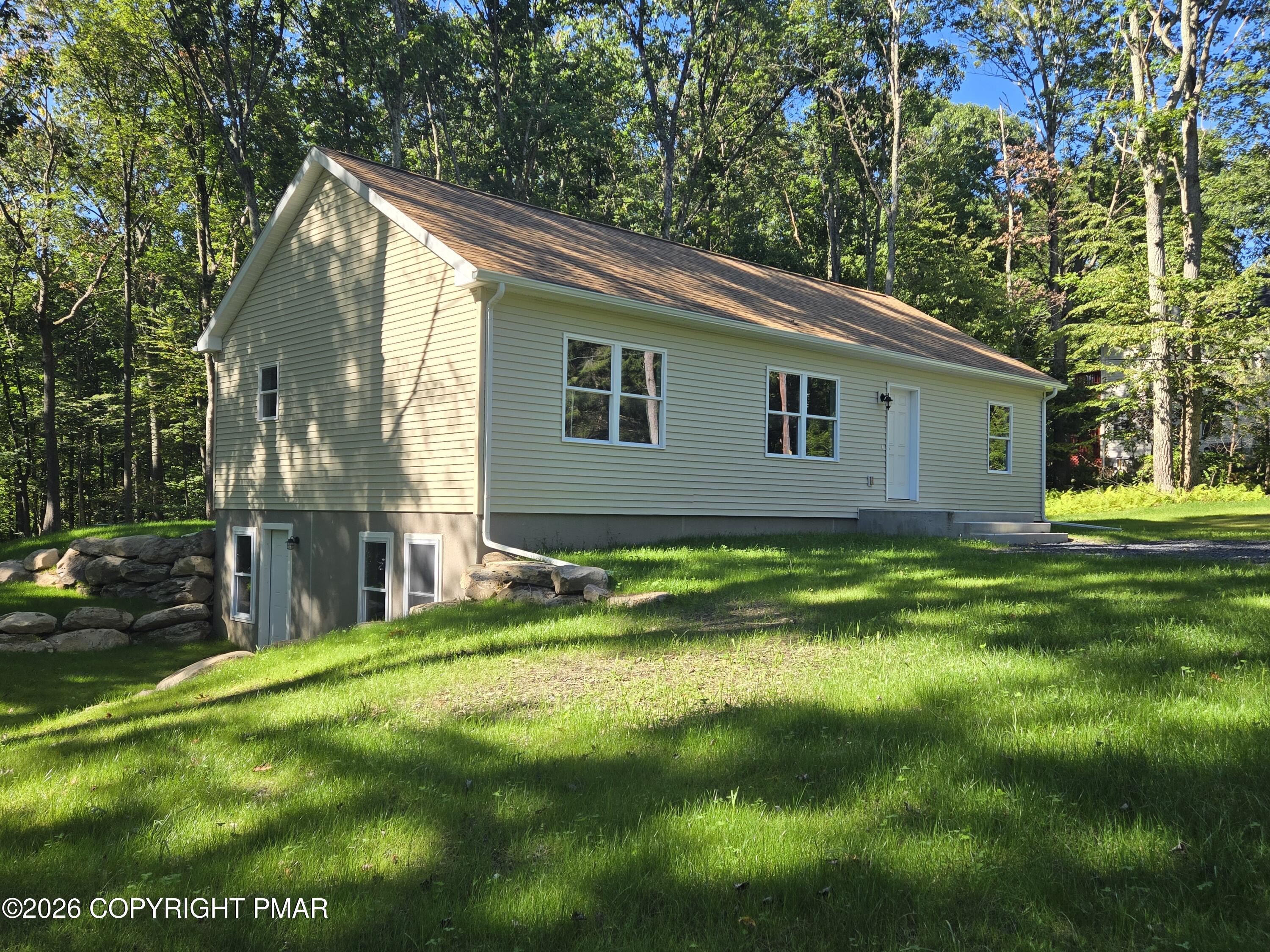 207 Cathleen Drive Property Photo 1