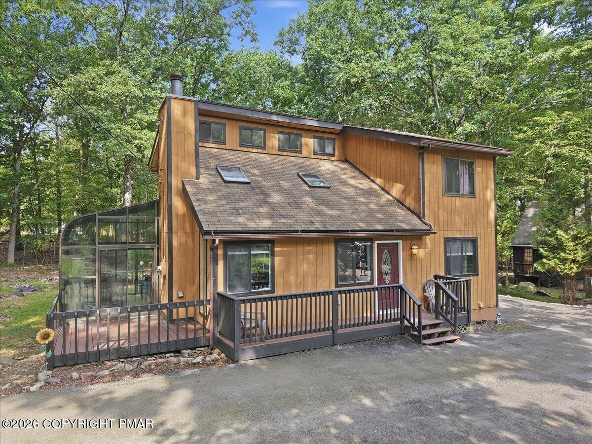2318 Burntwood Drive Property Photo 3