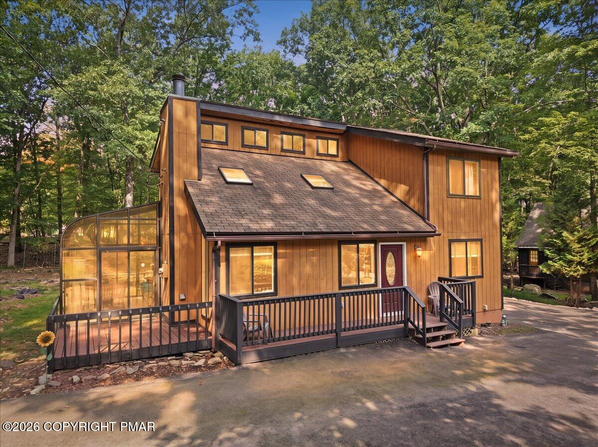 2318 Burntwood Drive Property Photo 4