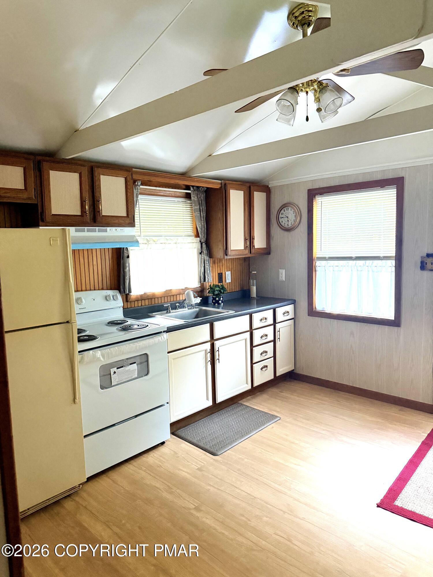 76 Woodland Road Property Photo 6
