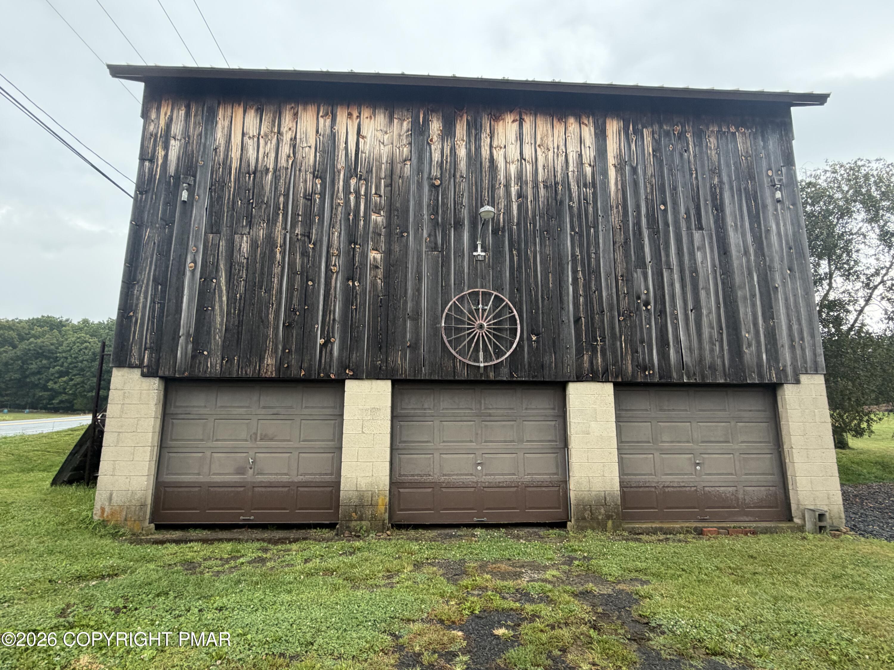 458 Briscoe Mountain Road Property Photo 2
