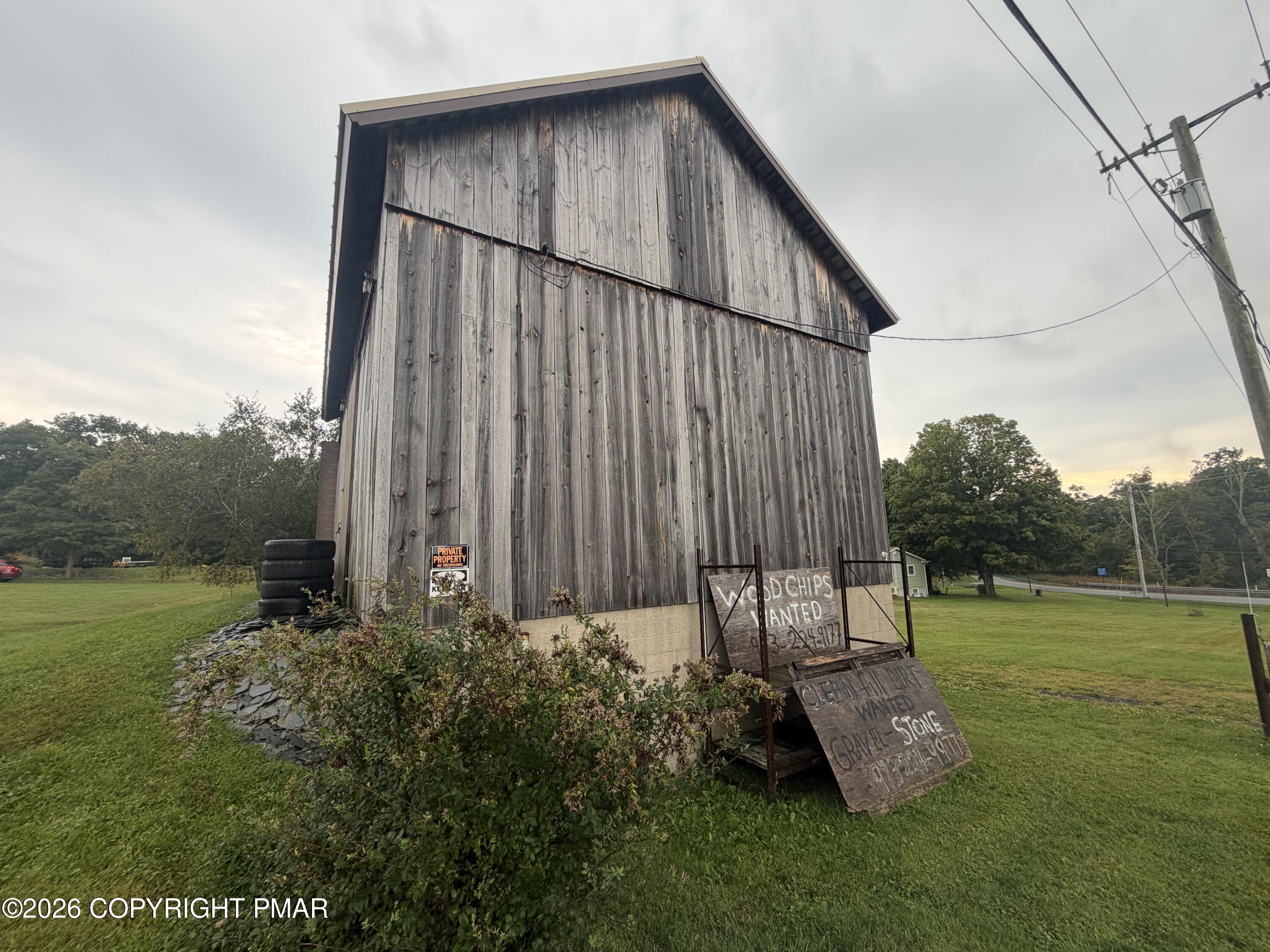458 Briscoe Mountain Road Property Photo 3