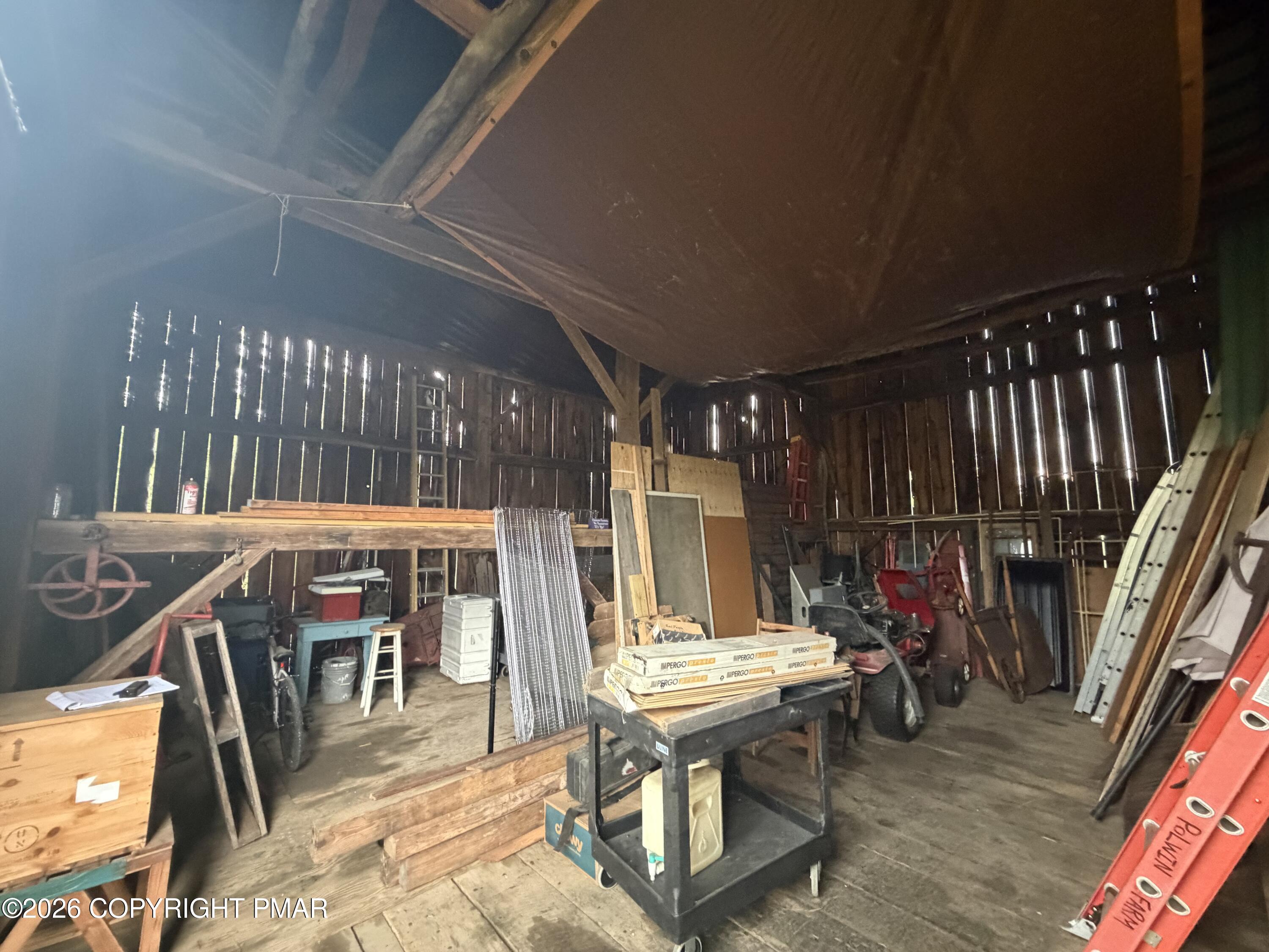 458 Briscoe Mountain Road Property Photo 5
