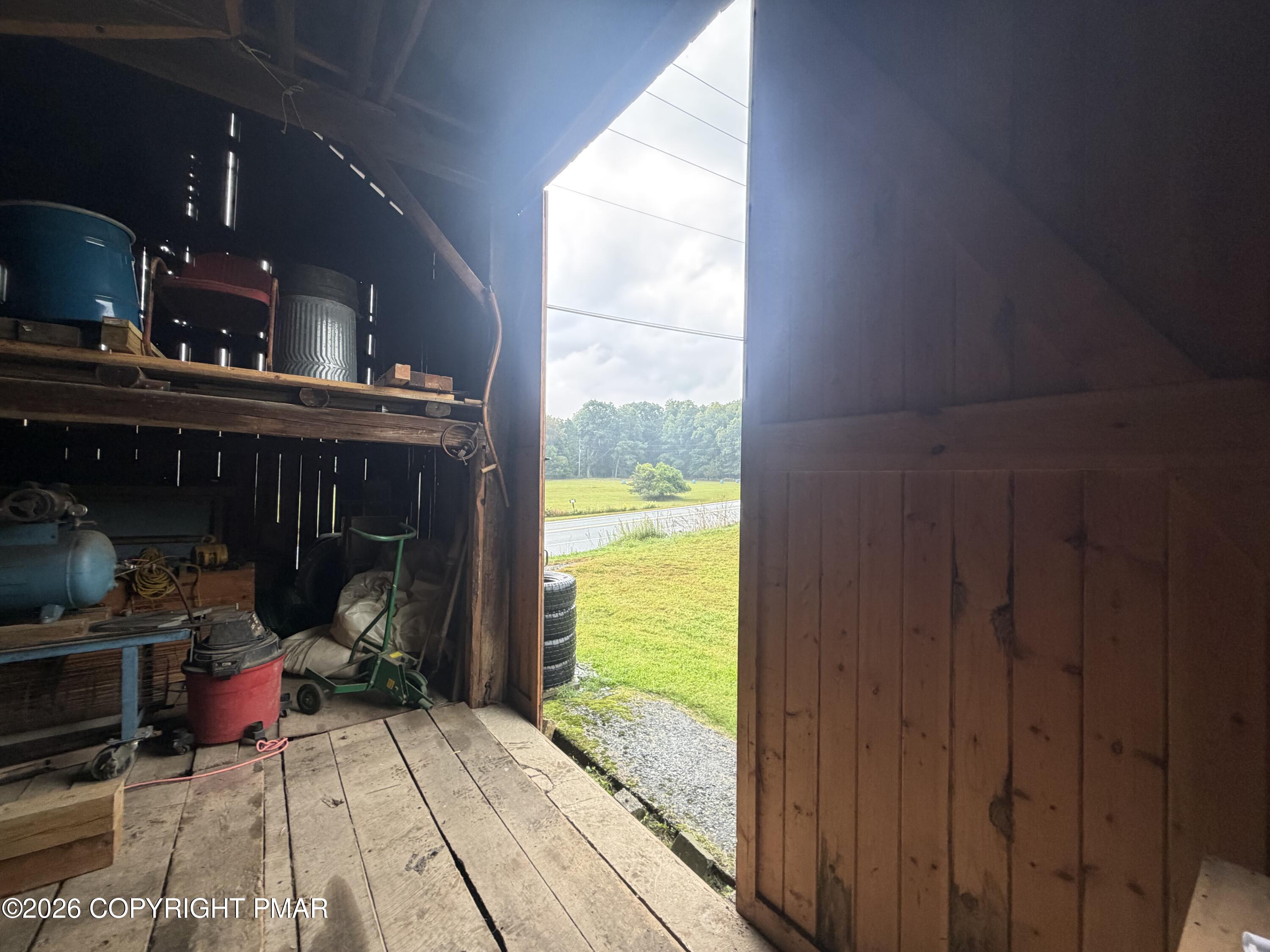 458 Briscoe Mountain Road Property Photo 6