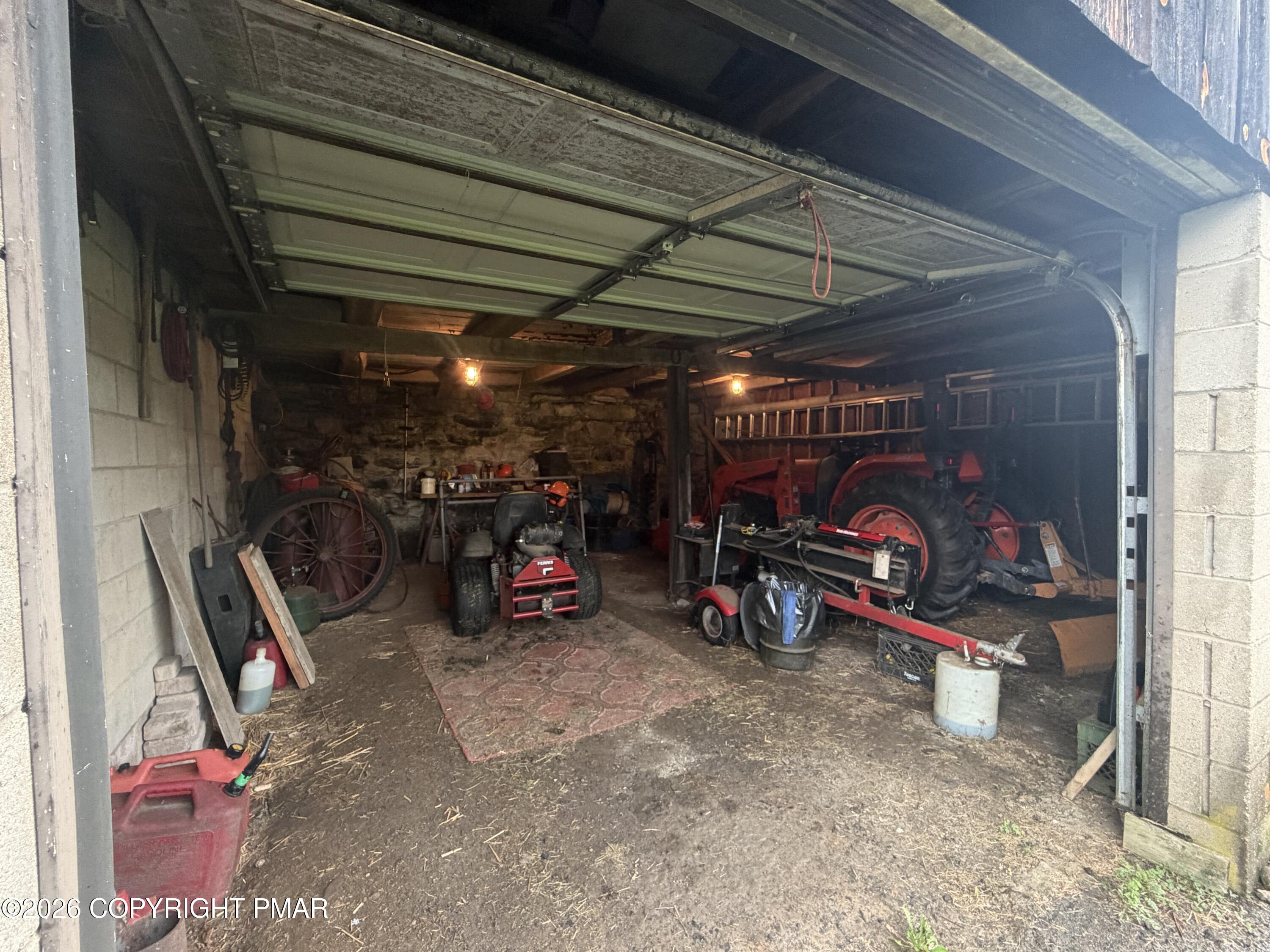 458 Briscoe Mountain Road Property Photo 8