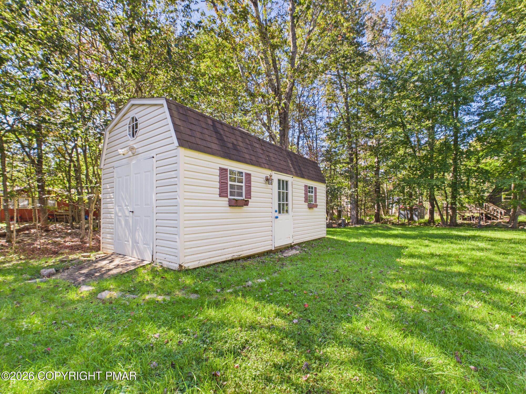 5064 Carol Terrace Property Photo 5