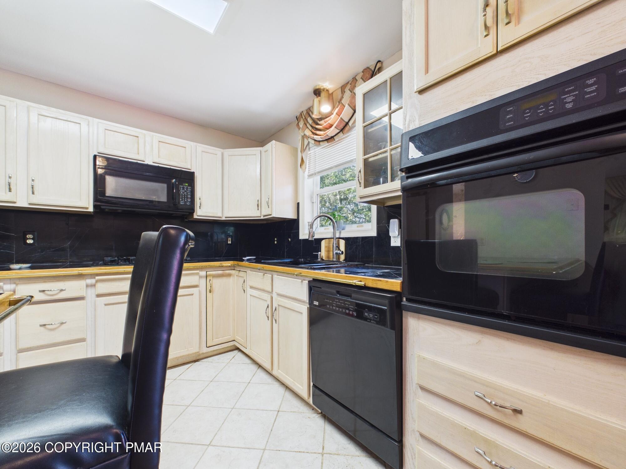 5064 Carol Terrace Property Photo 28