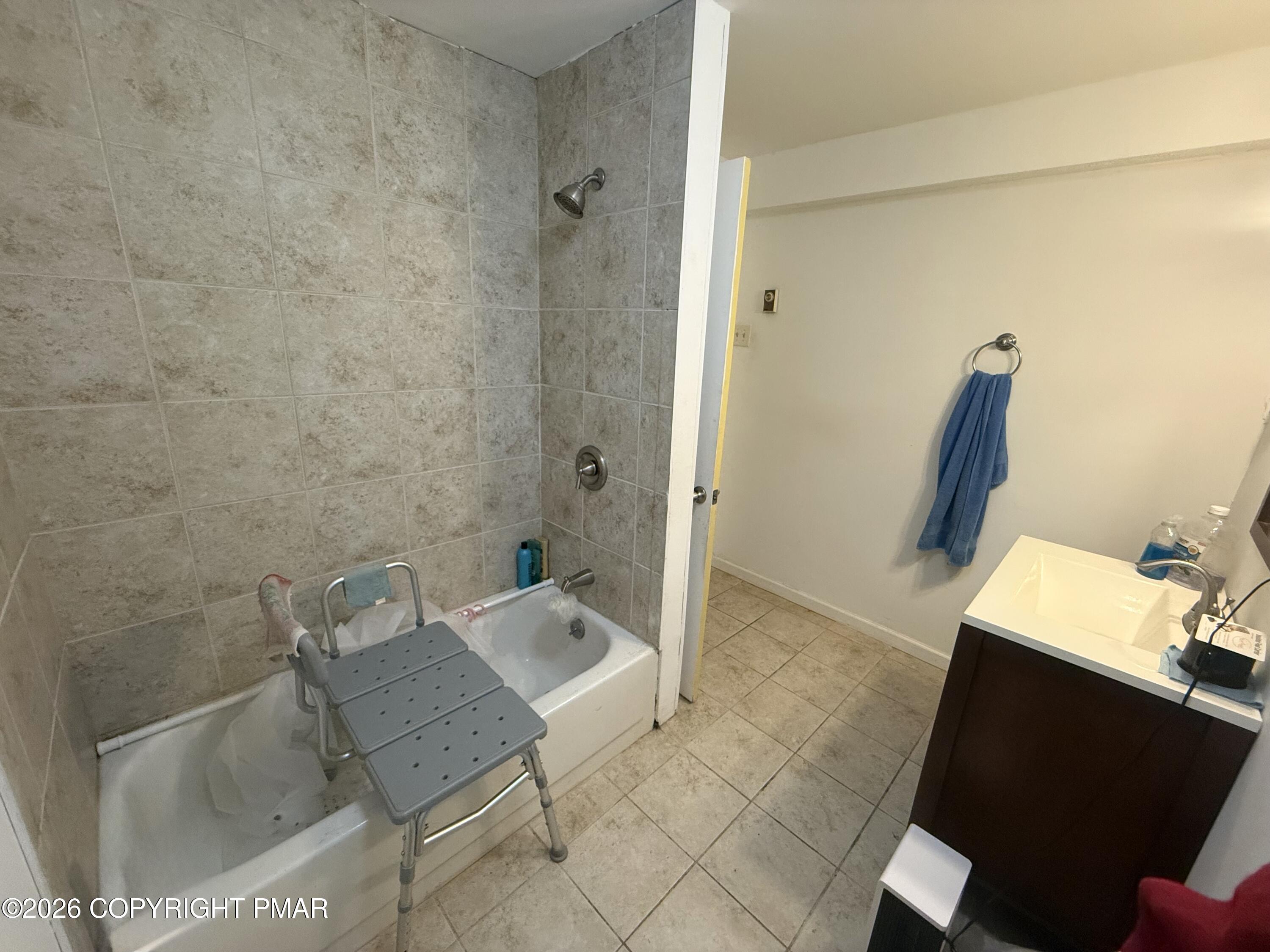 2118 Cardinal Drive Property Photo 8