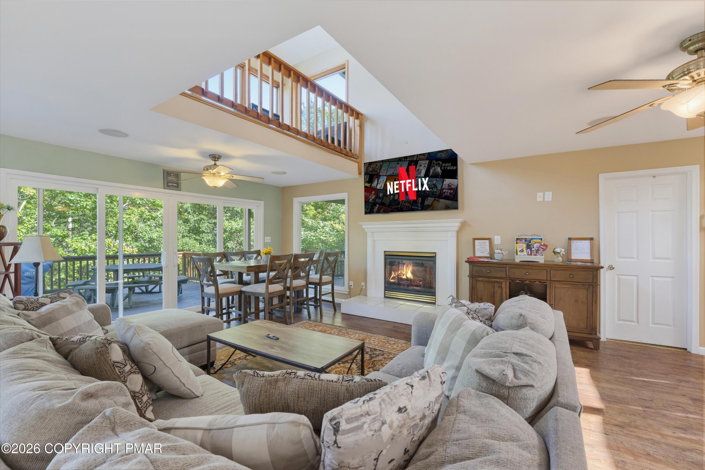 139 Lindbergh Circle Property Photo 2