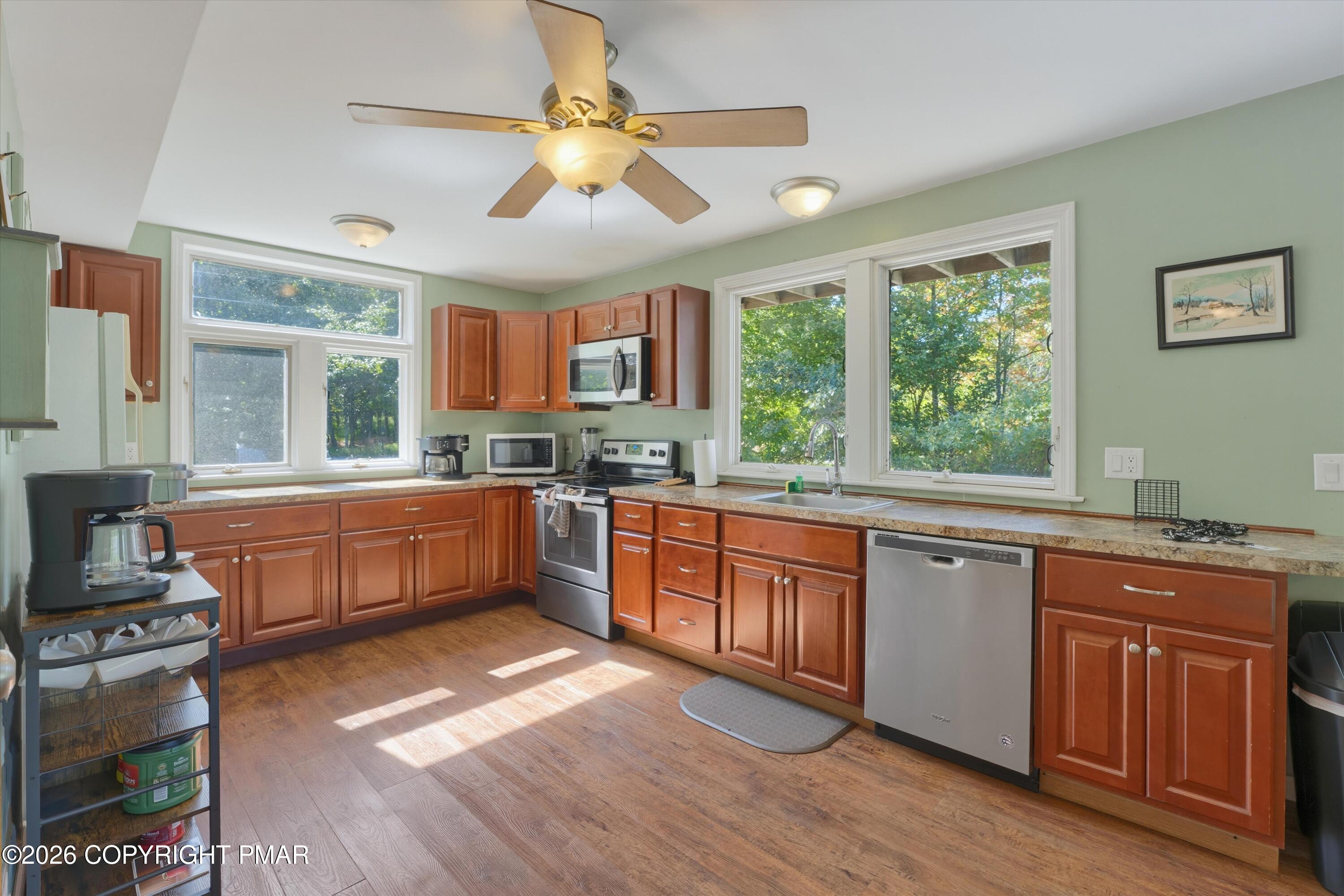 139 Lindbergh Circle Property Photo 6
