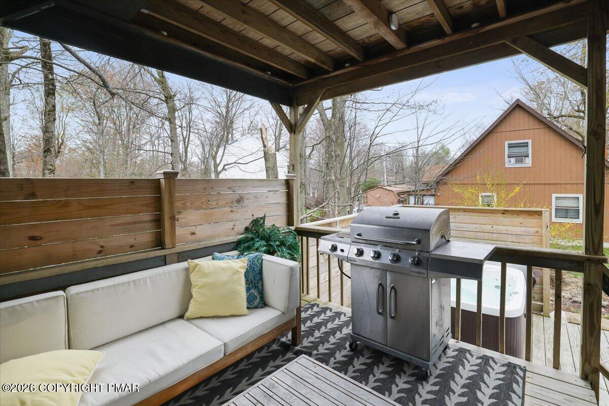 7112 Robinwood Drive Property Photo 3