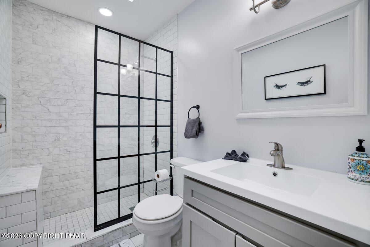 7112 Robinwood Drive Property Photo 26