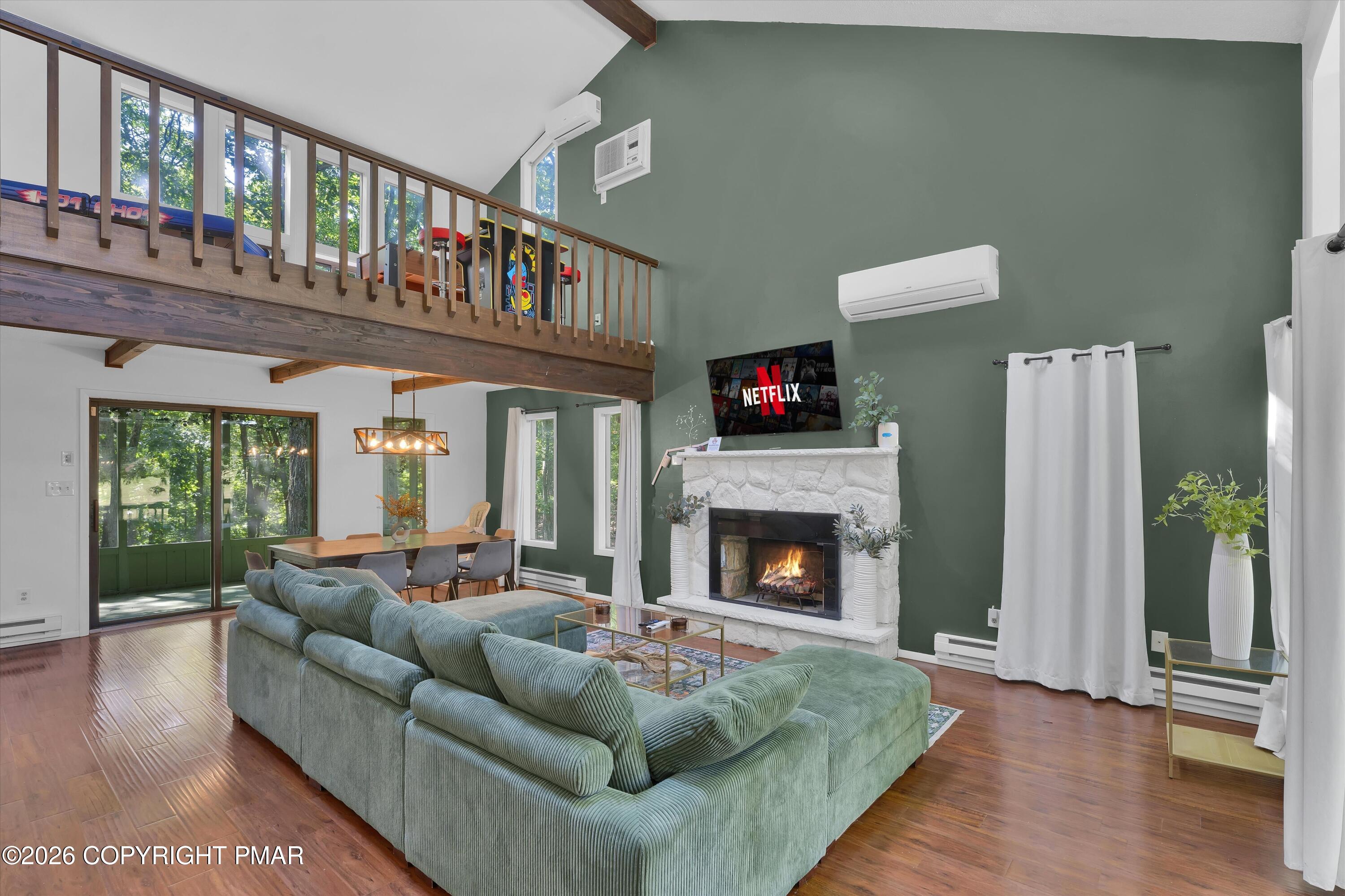317 Robinwood Terrace Property Photo 2