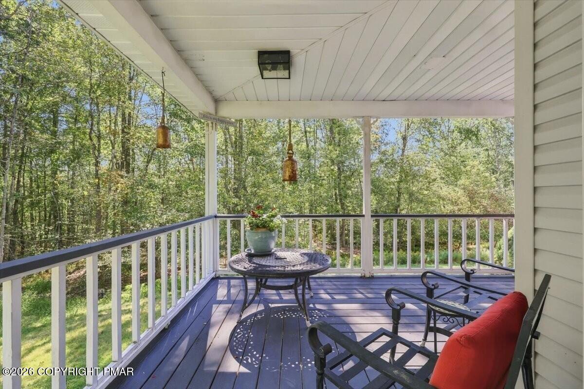 298 Scenic Drive Property Photo 5