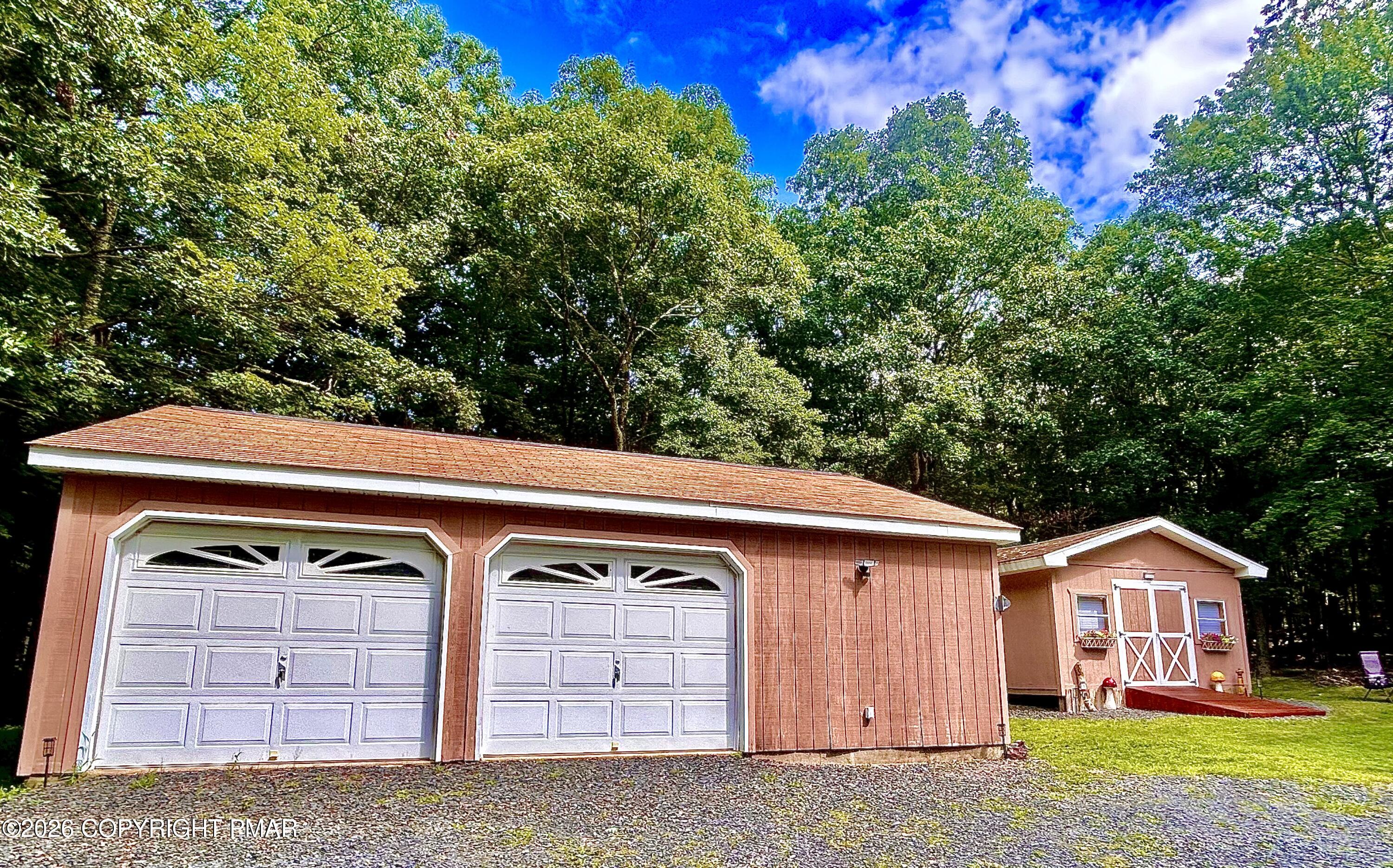 98 Lenape Trail Property Photo 2