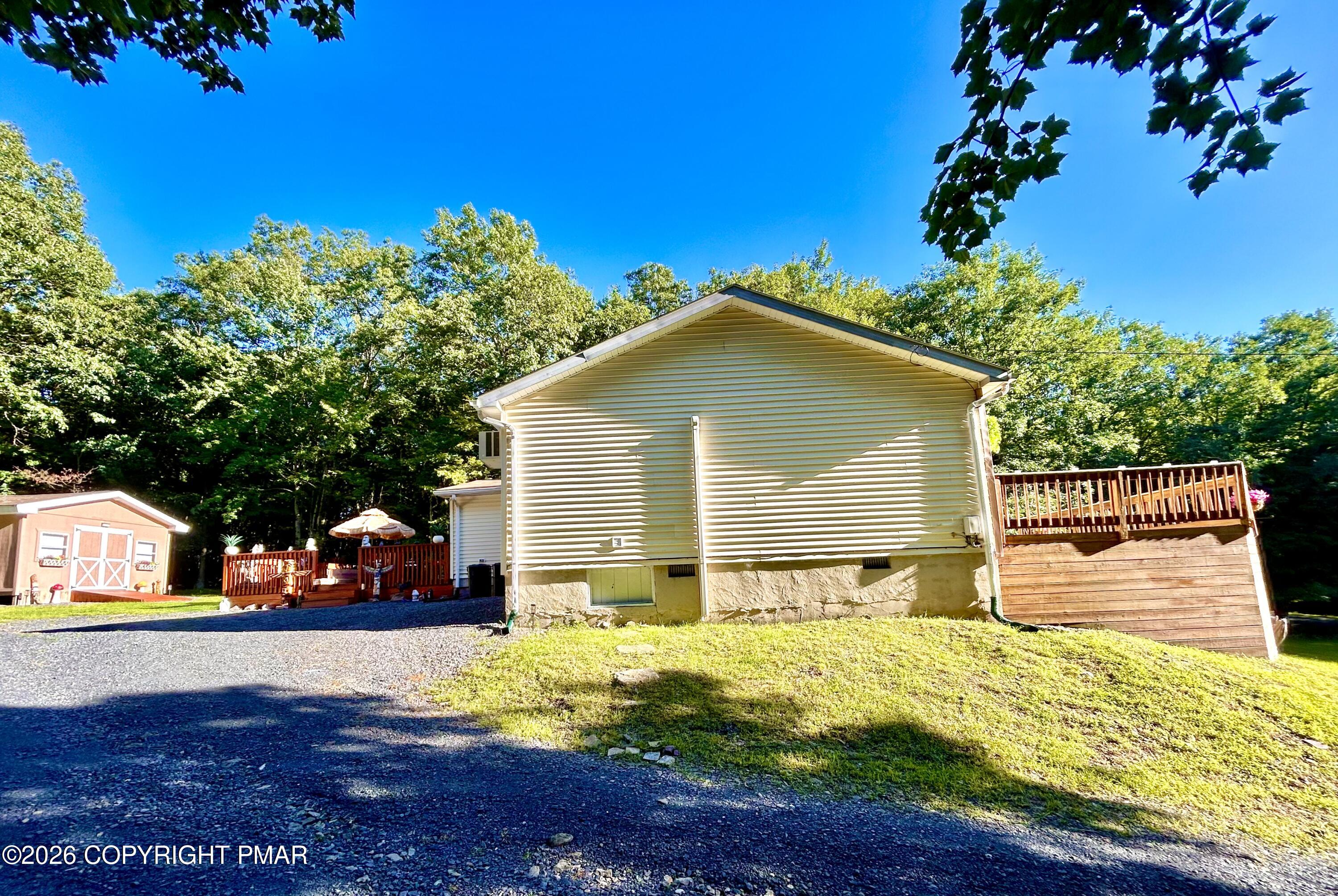 98 Lenape Trail Property Photo 4
