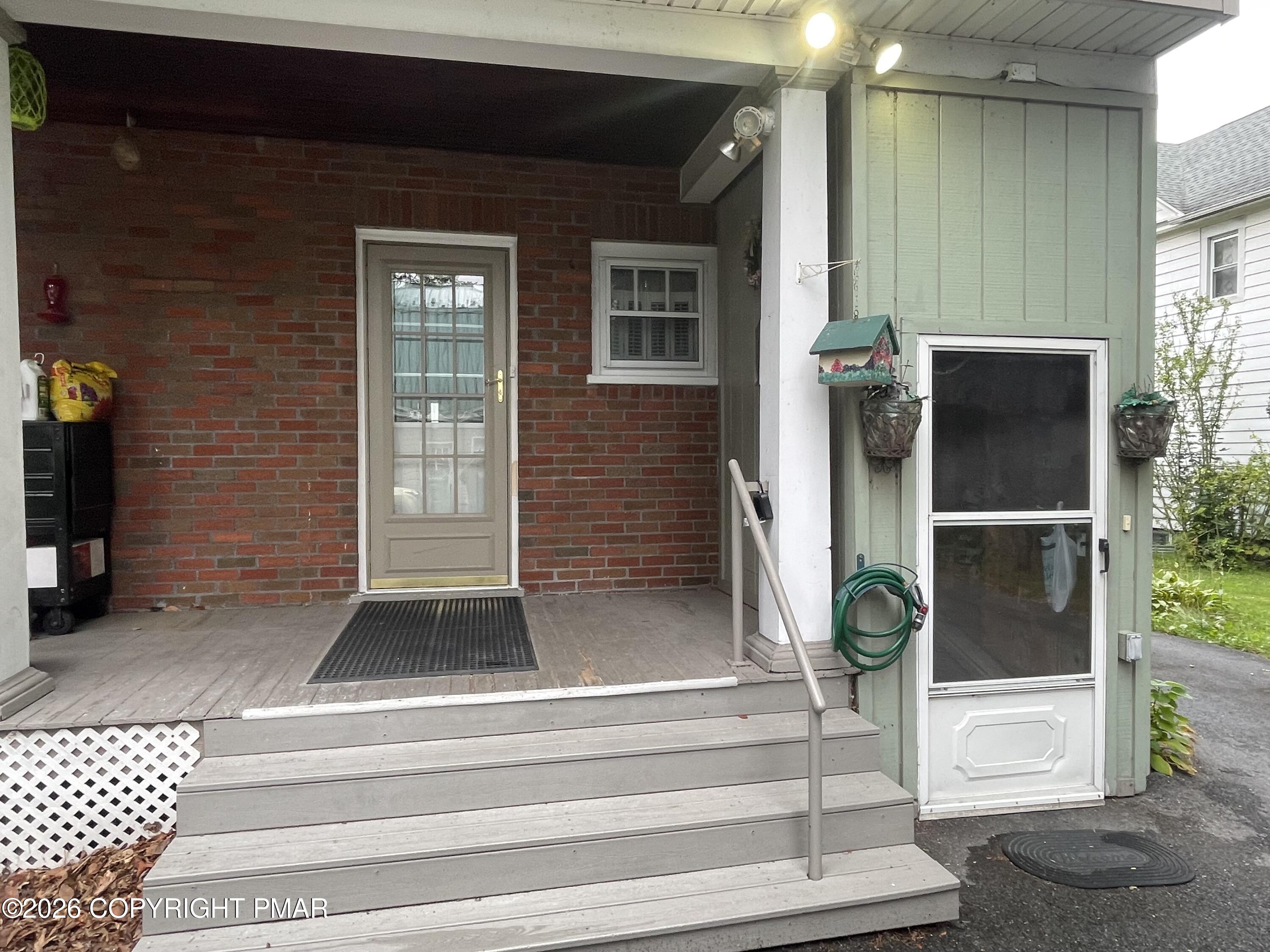 877 Scott Street Property Photo 6