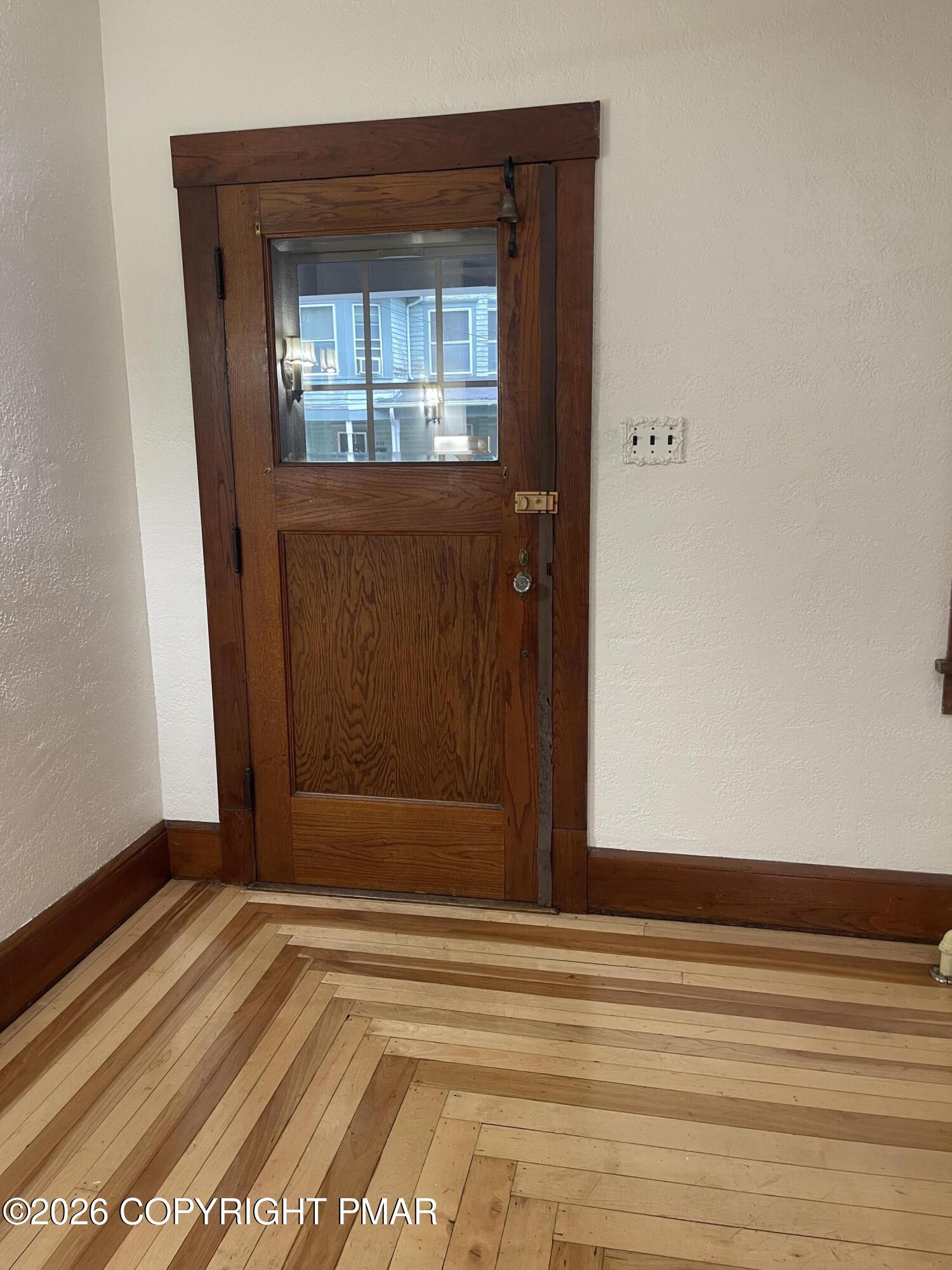 877 Scott Street Property Photo 8
