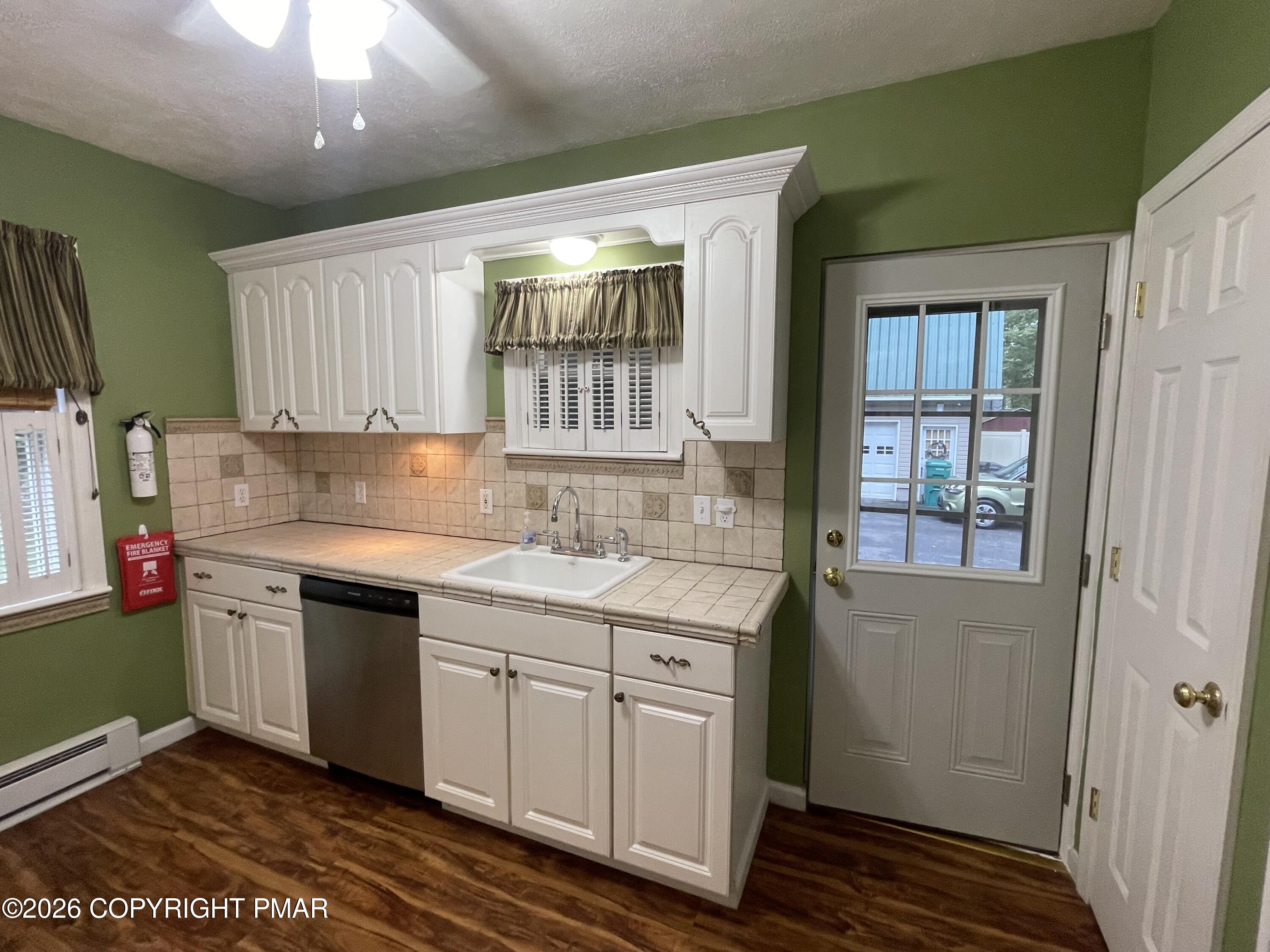 877 Scott Street Property Photo 11
