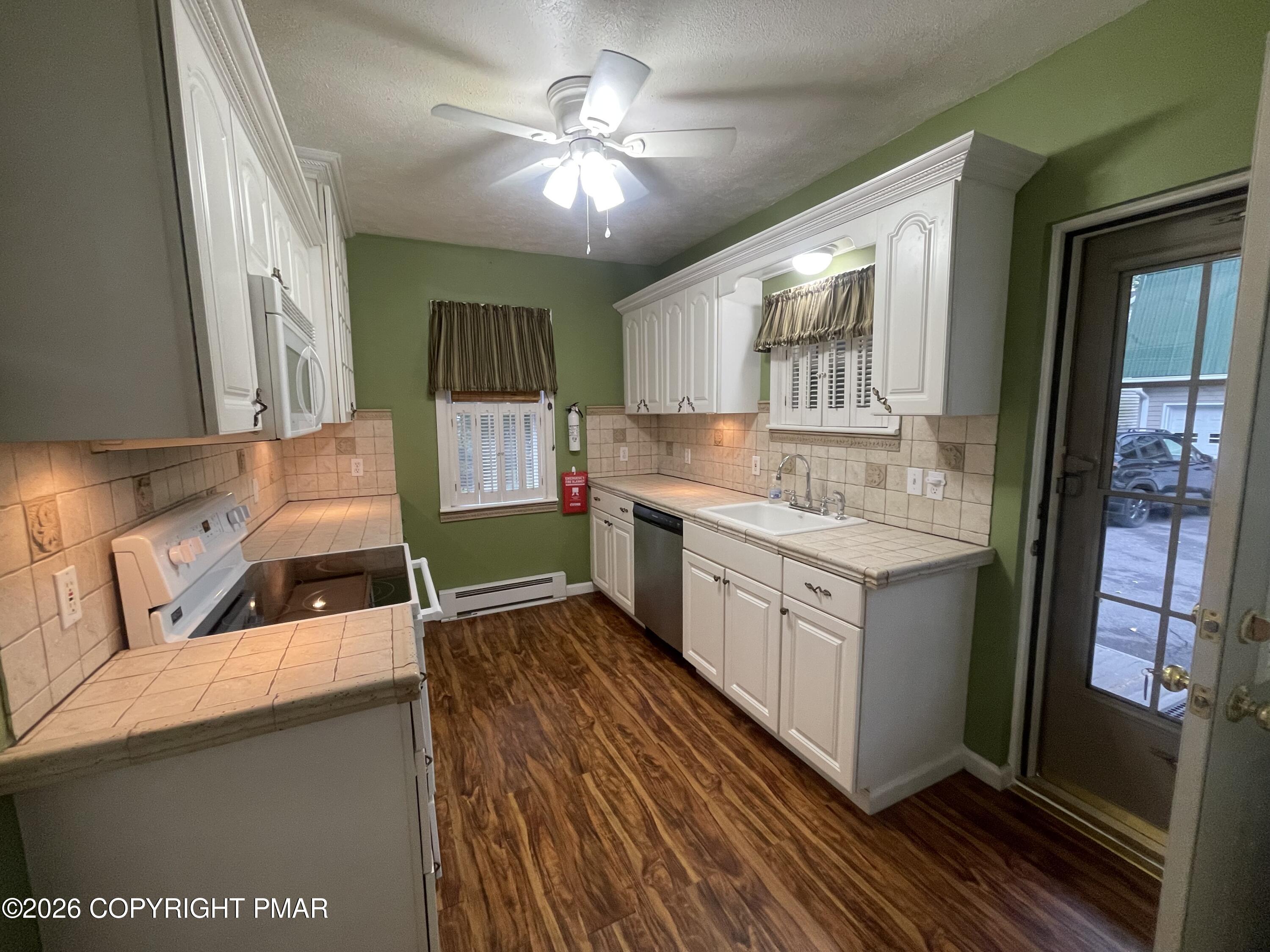 877 Scott Street Property Photo 13