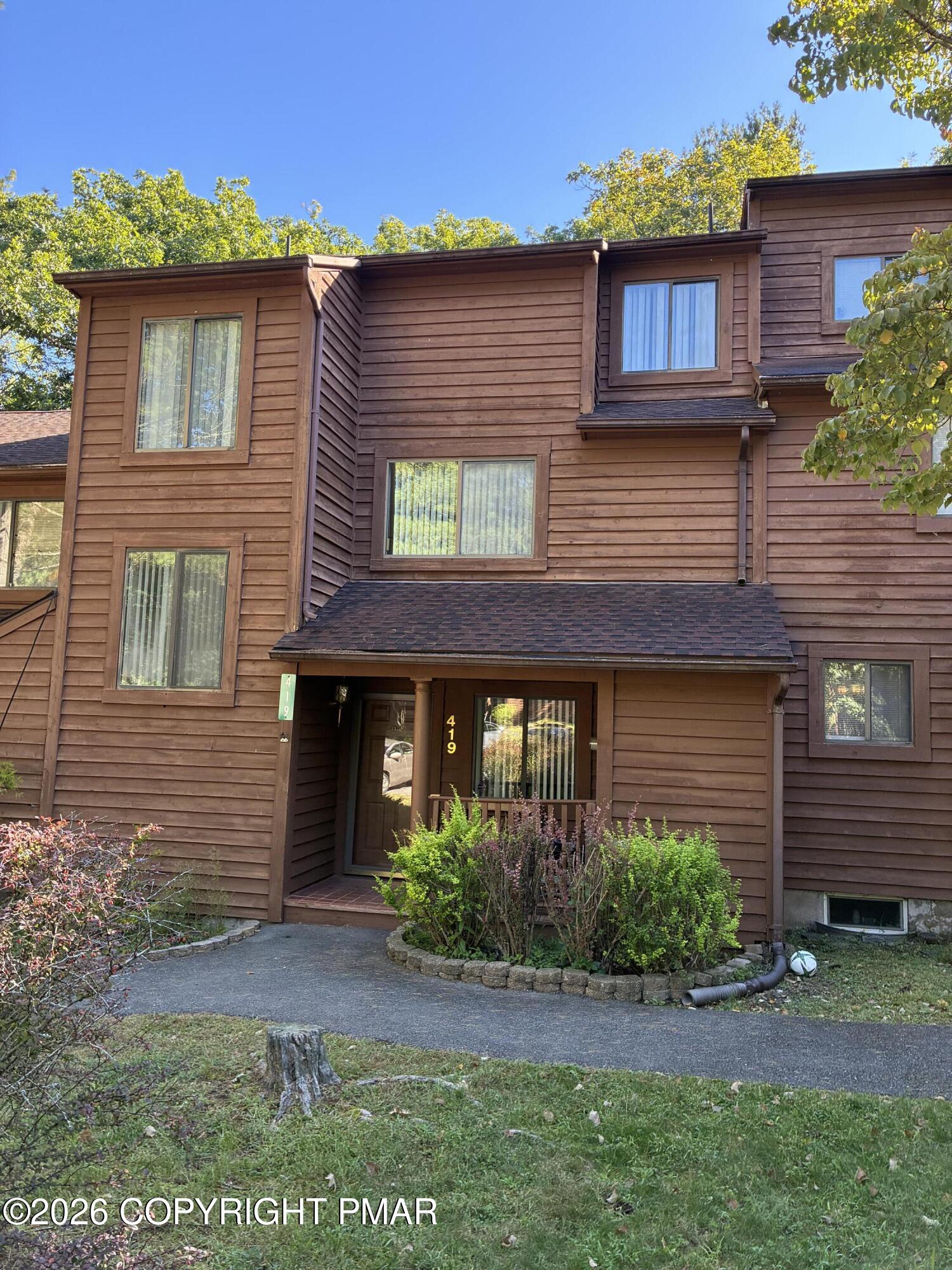 419 Tudor Court Property Photo 1