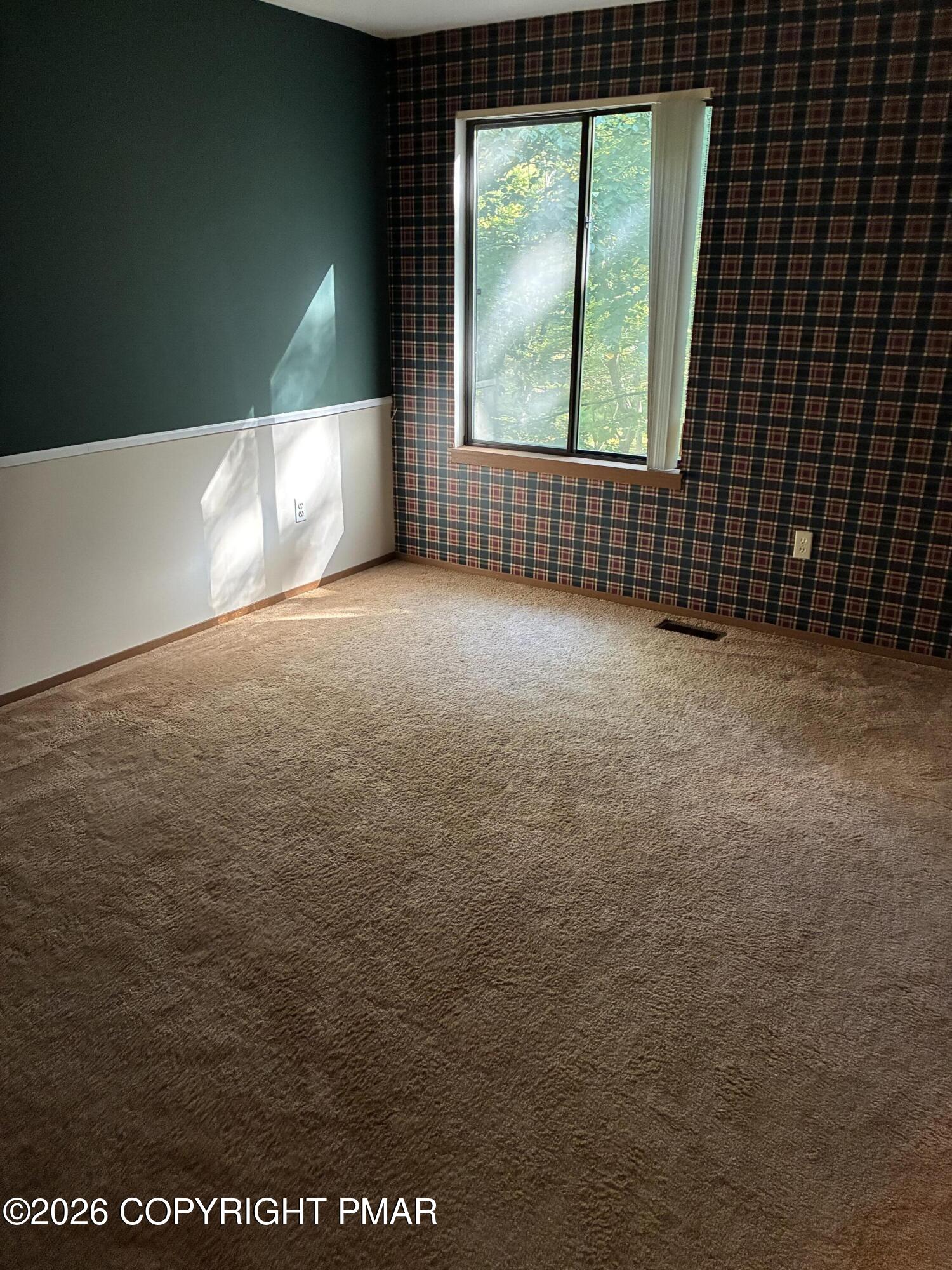 419 Tudor Court Property Photo 13