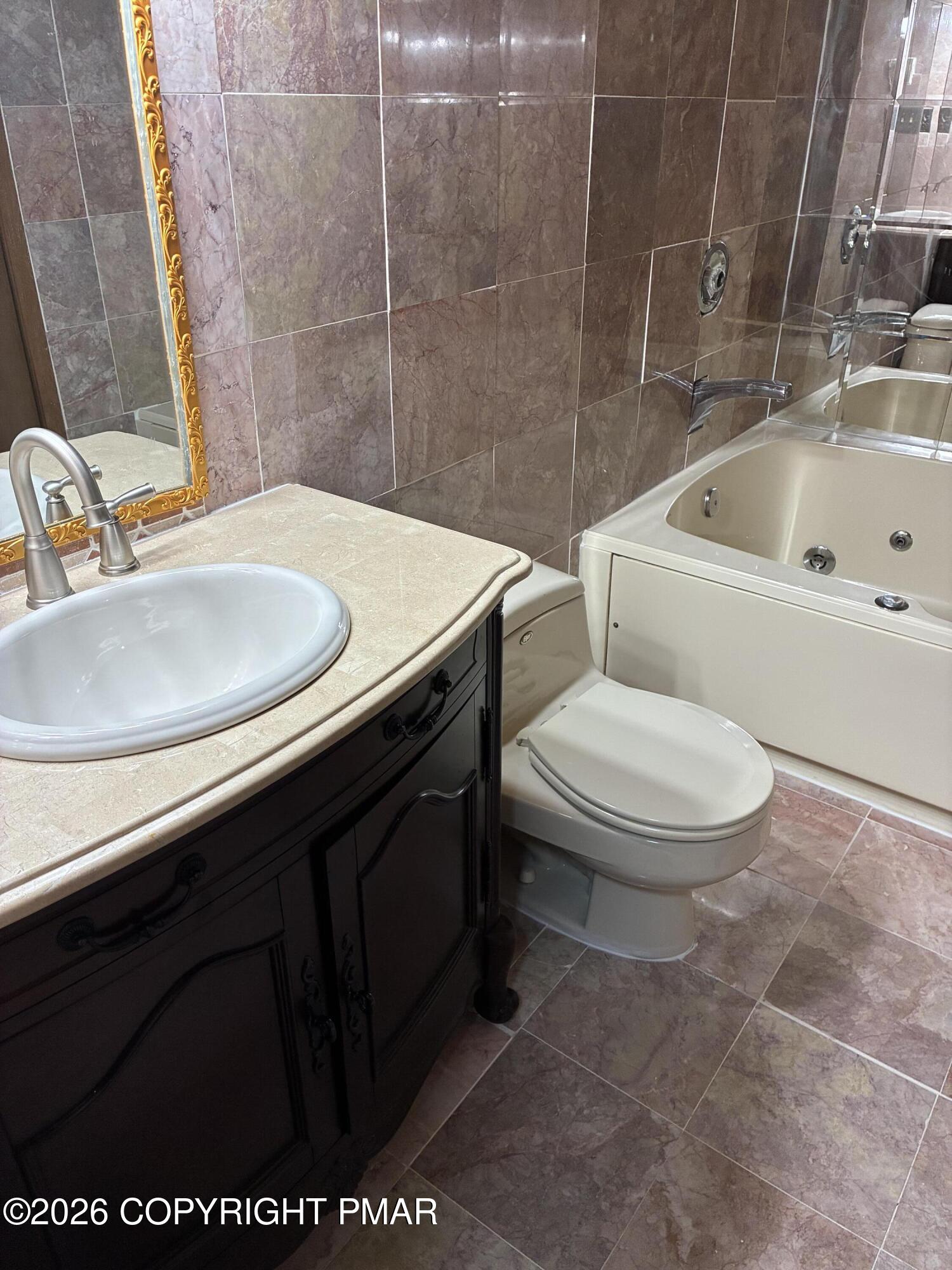 419 Tudor Court Property Photo 18