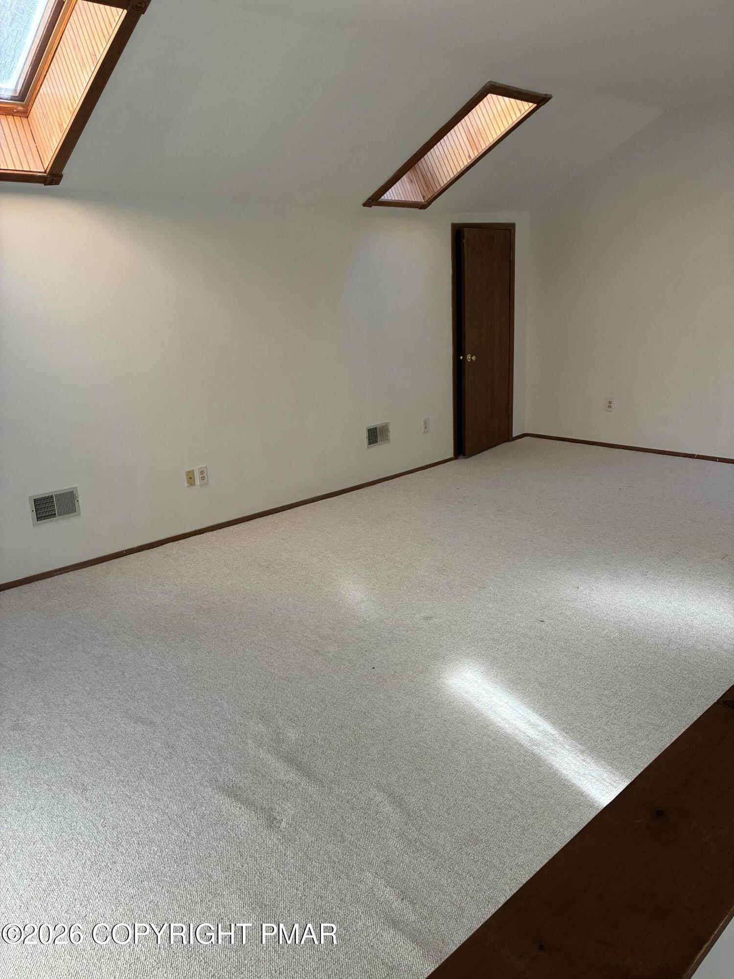 419 Tudor Court Property Photo 19