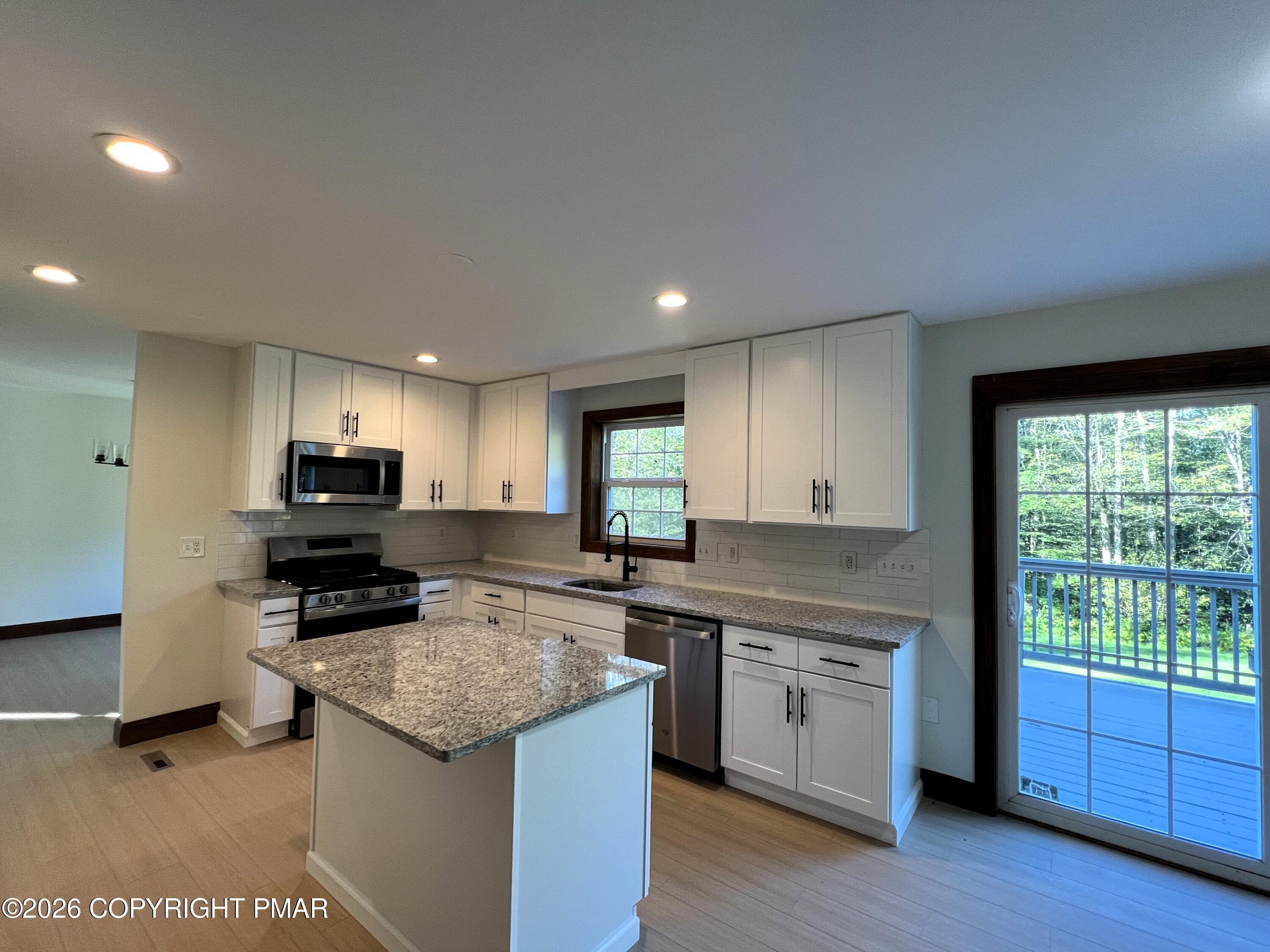 129 Doria Drive Property Photo 5