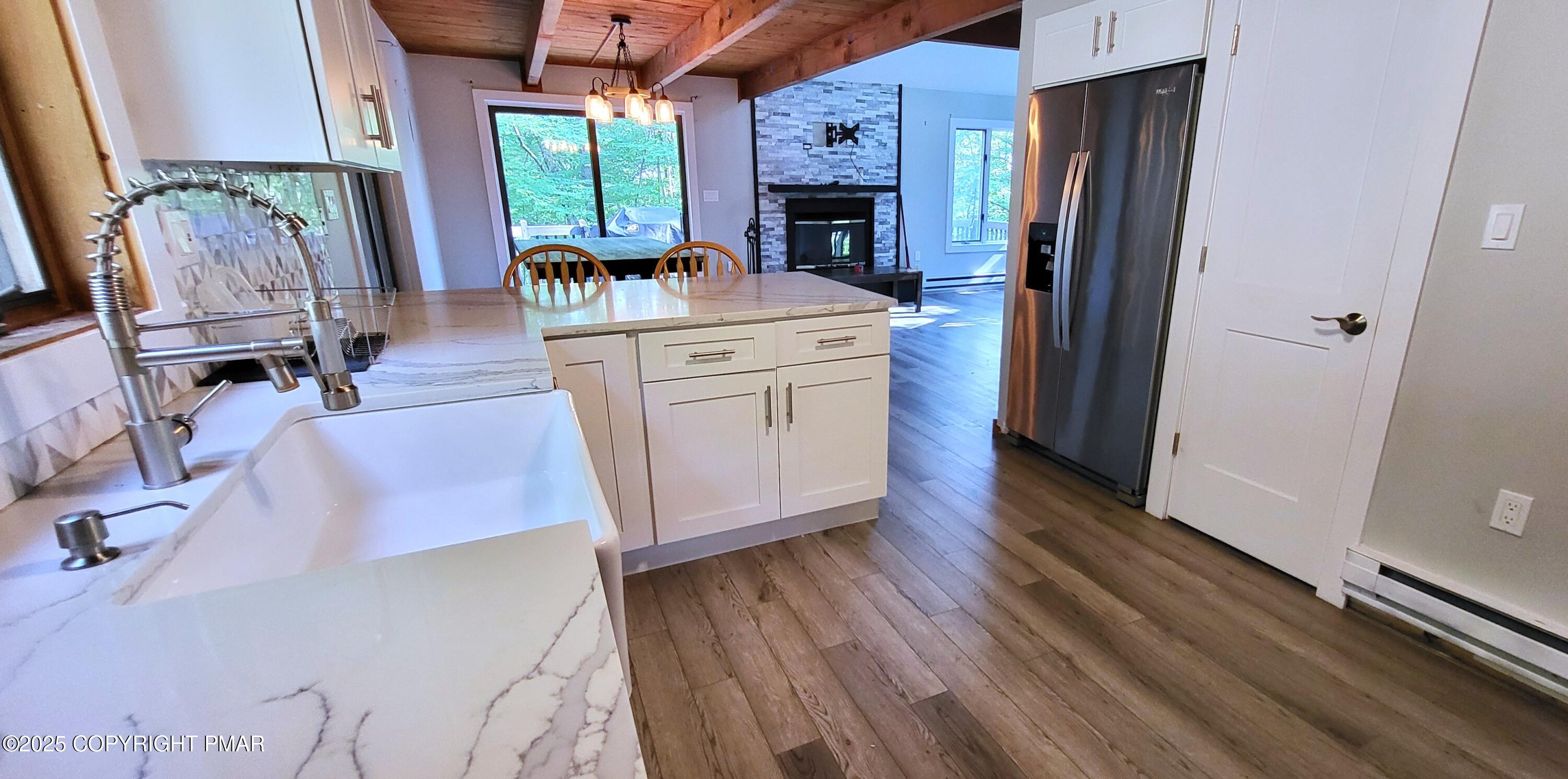 171 Cambridge Court Property Photo 3