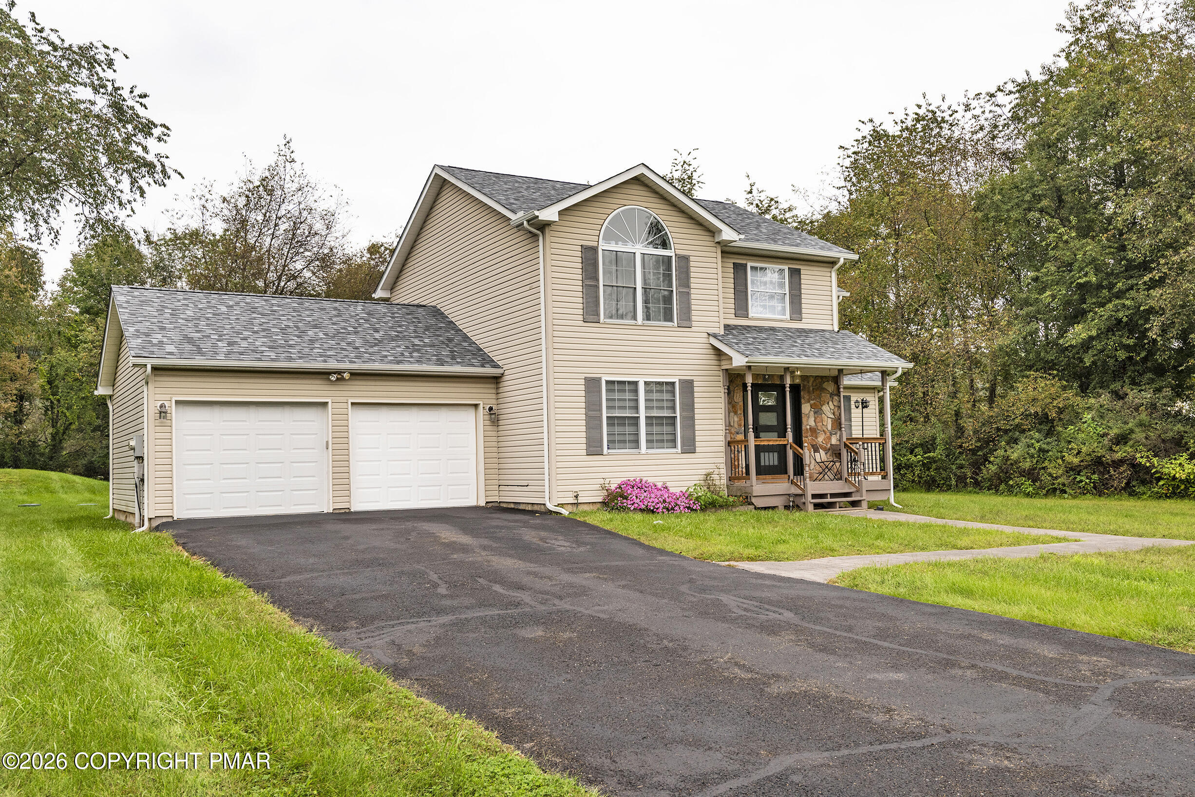 163 Arthur Lane Property Photo 4