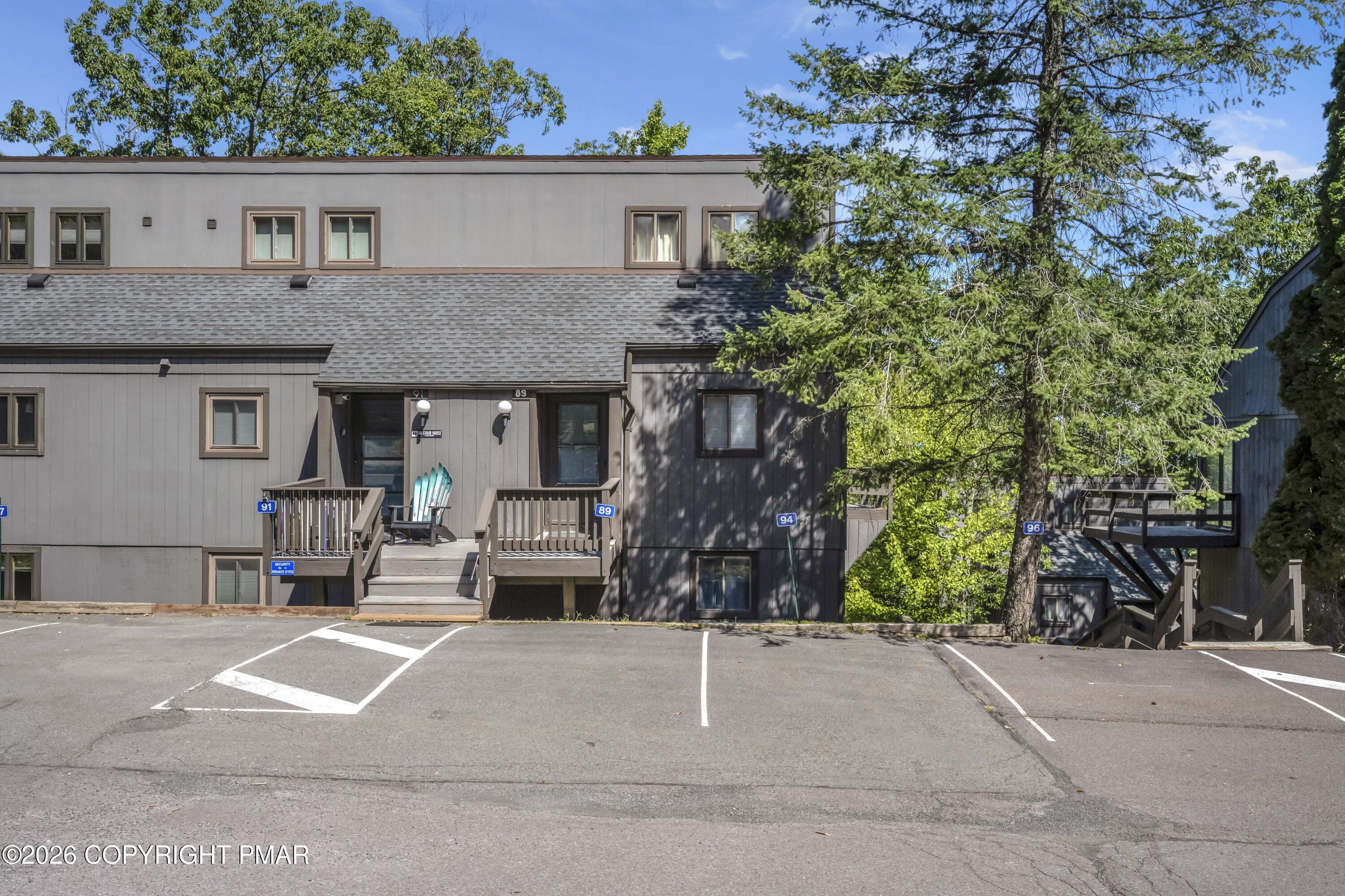 89 Cross Country Lane Property Photo 1