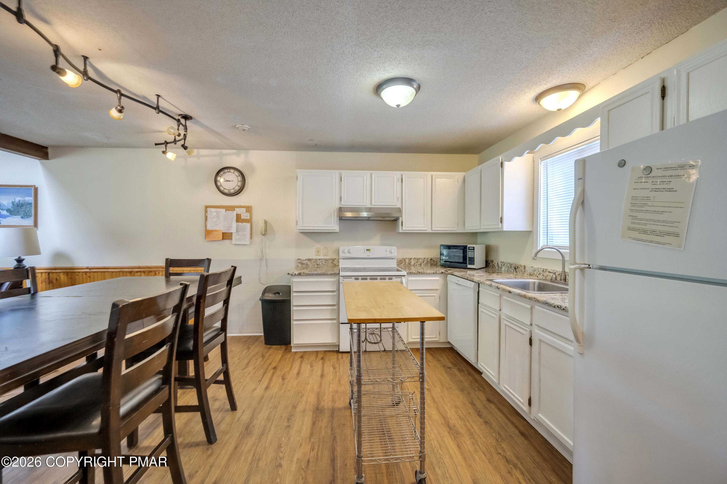 89 Cross Country Lane Property Photo 4