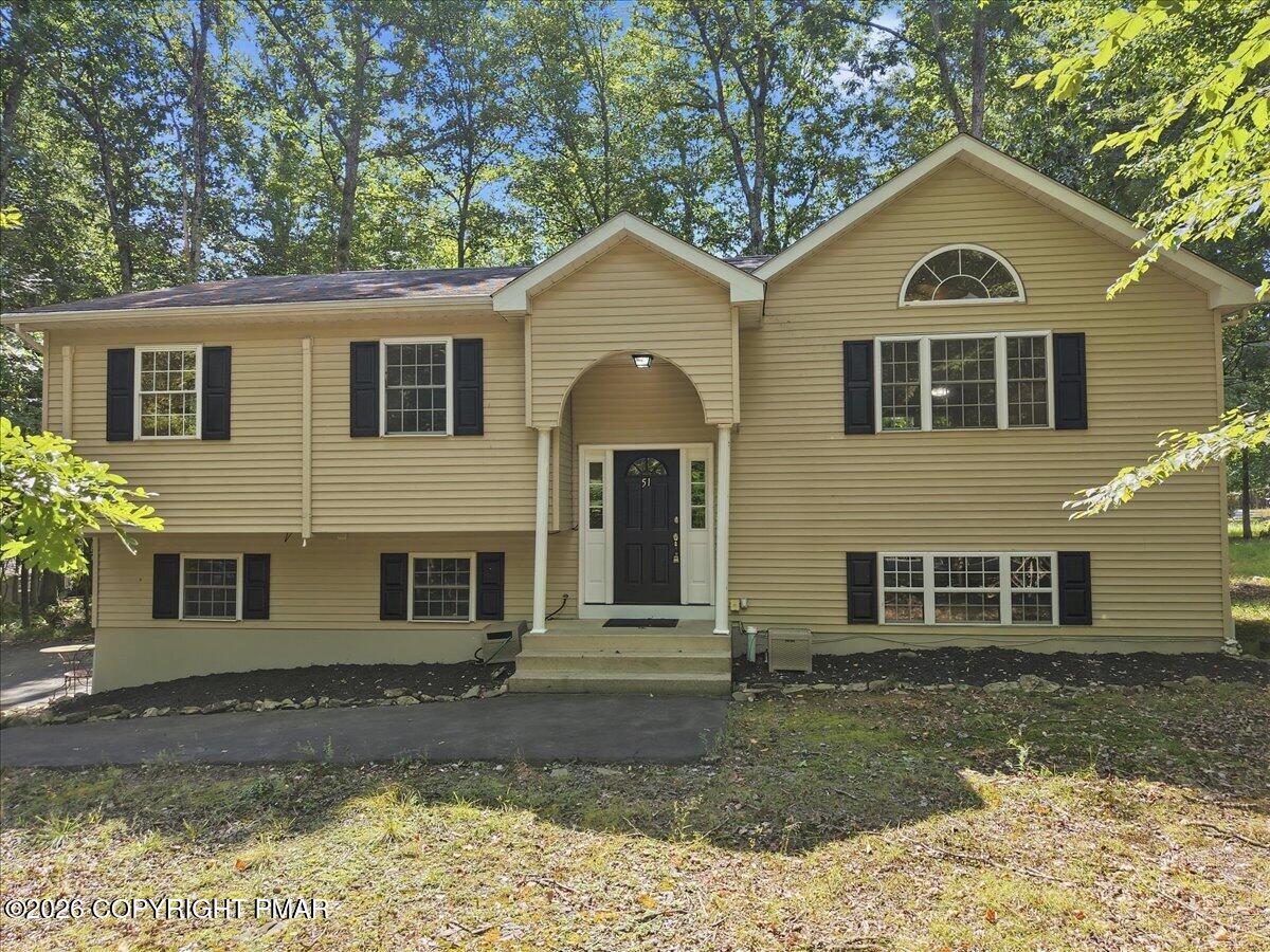 1216 Hunters Woods Drive Property Photo 1
