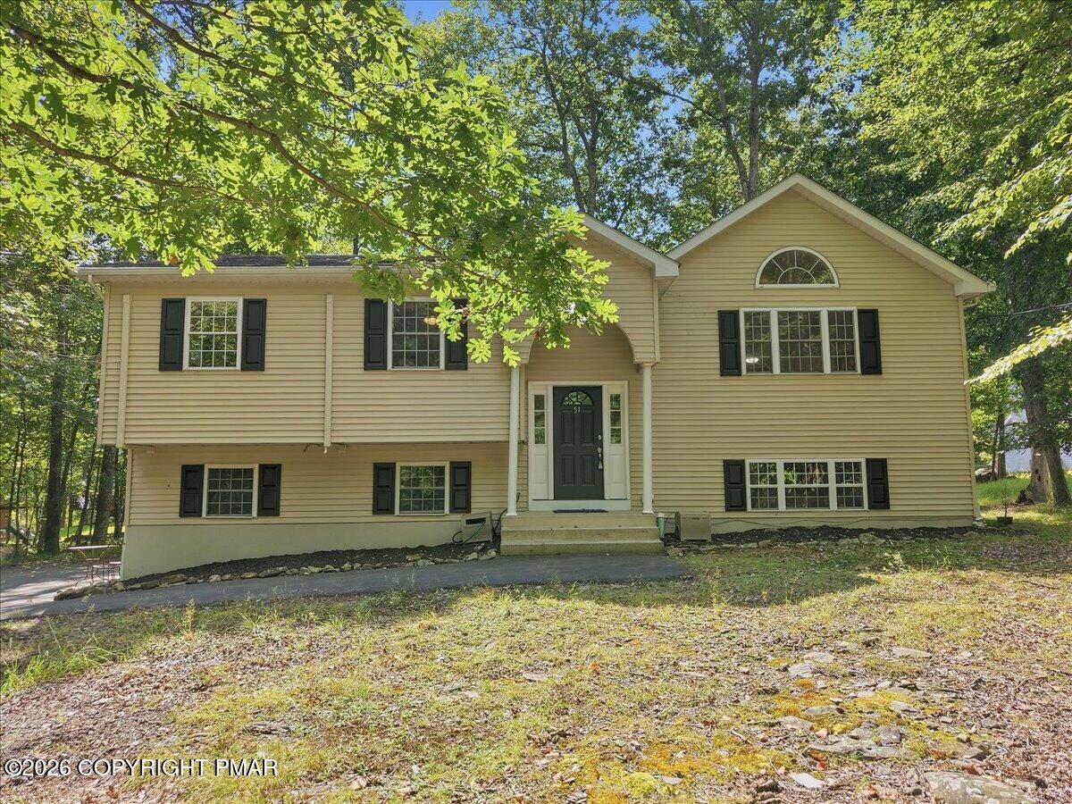1216 Hunters Woods Drive Property Photo 2