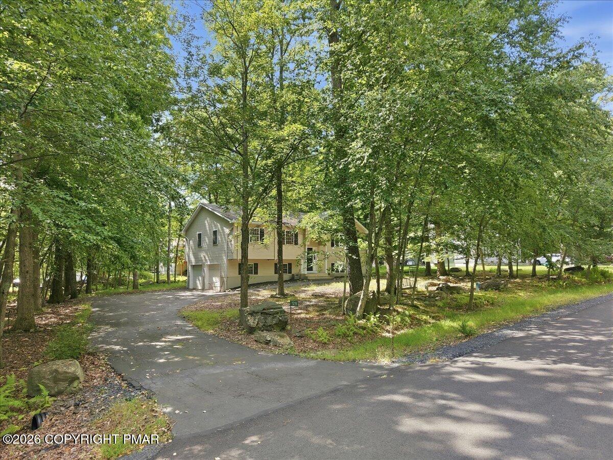 1216 Hunters Woods Drive Property Photo 5
