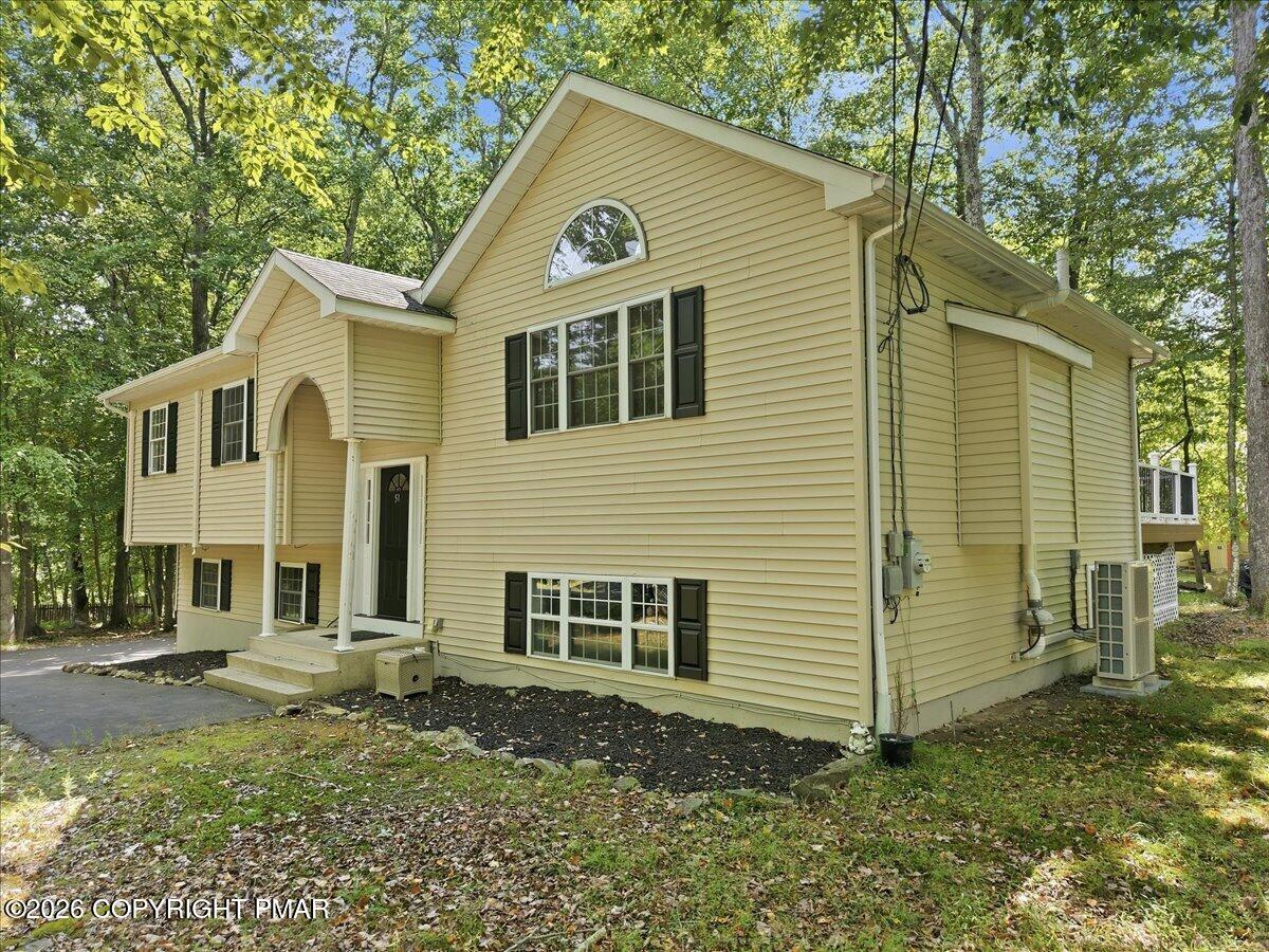 1216 Hunters Woods Drive Property Photo 9