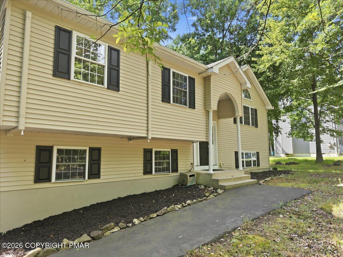 1216 Hunters Woods Drive Property Photo 10