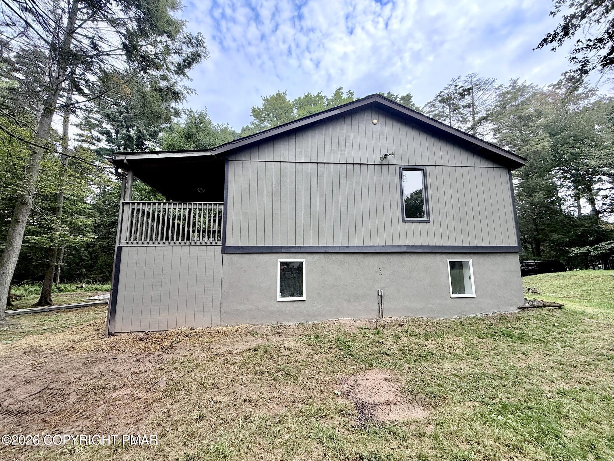 136 Pine Run Property Photo 3