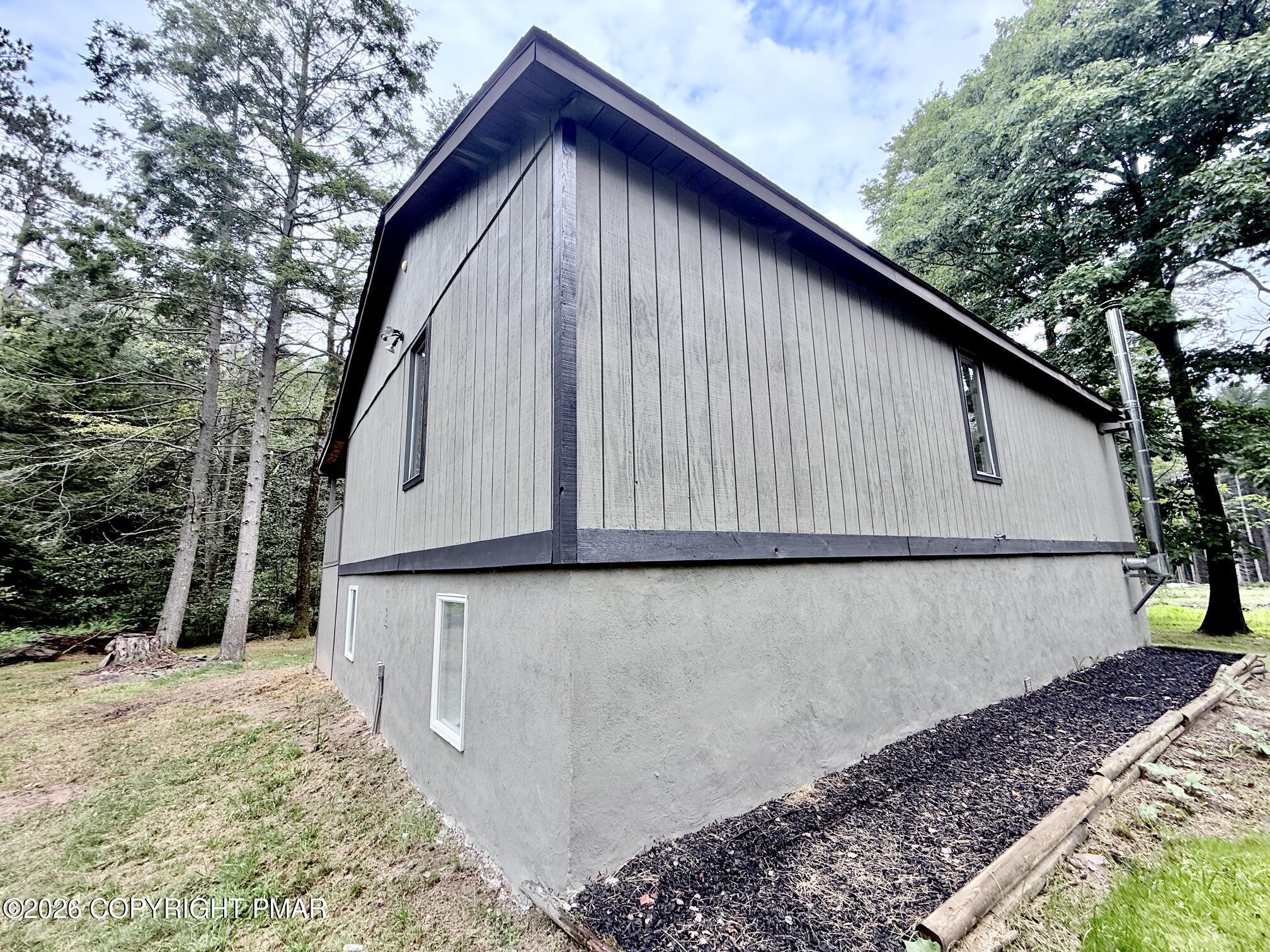 136 Pine Run Property Photo 4