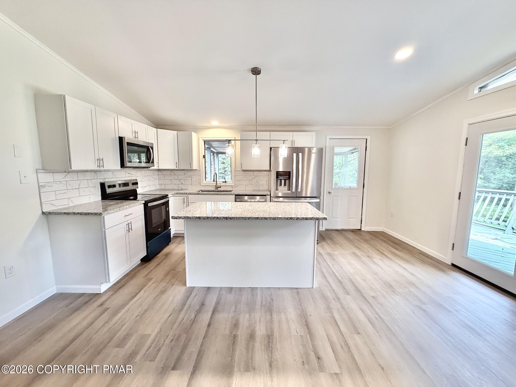 136 Pine Run Property Photo 18