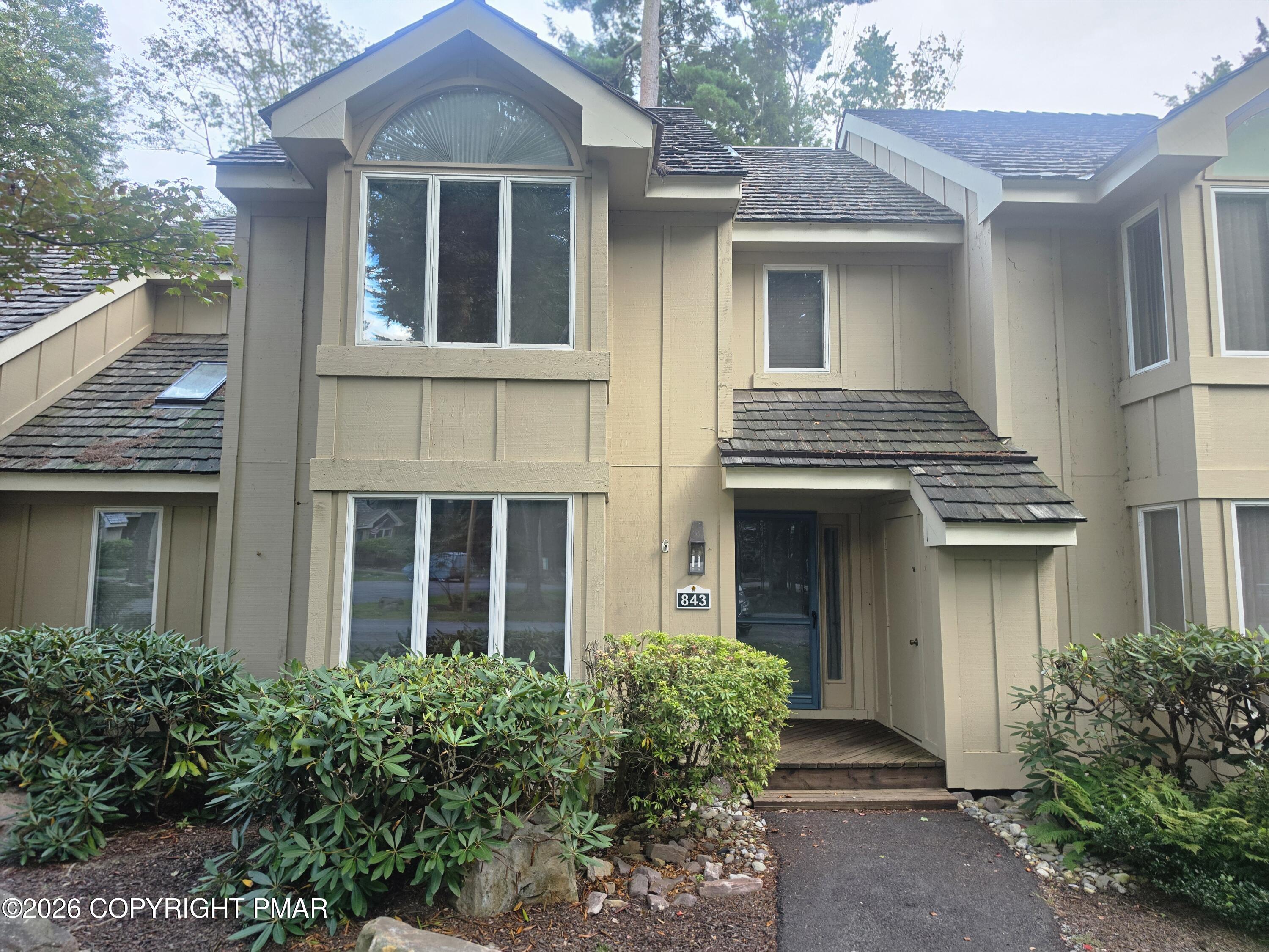 843 Crest Pines Lane Property Photo 1