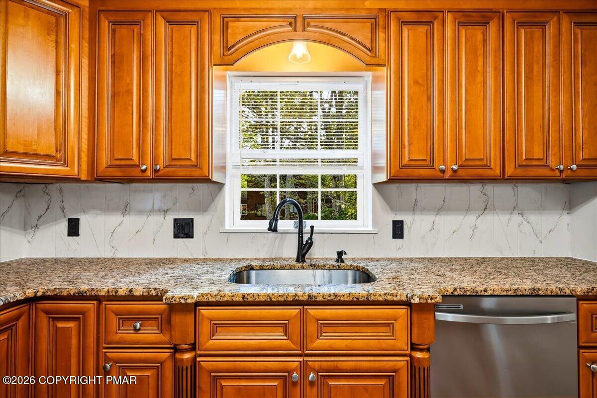 1070 Country Place Drive Property Photo 12